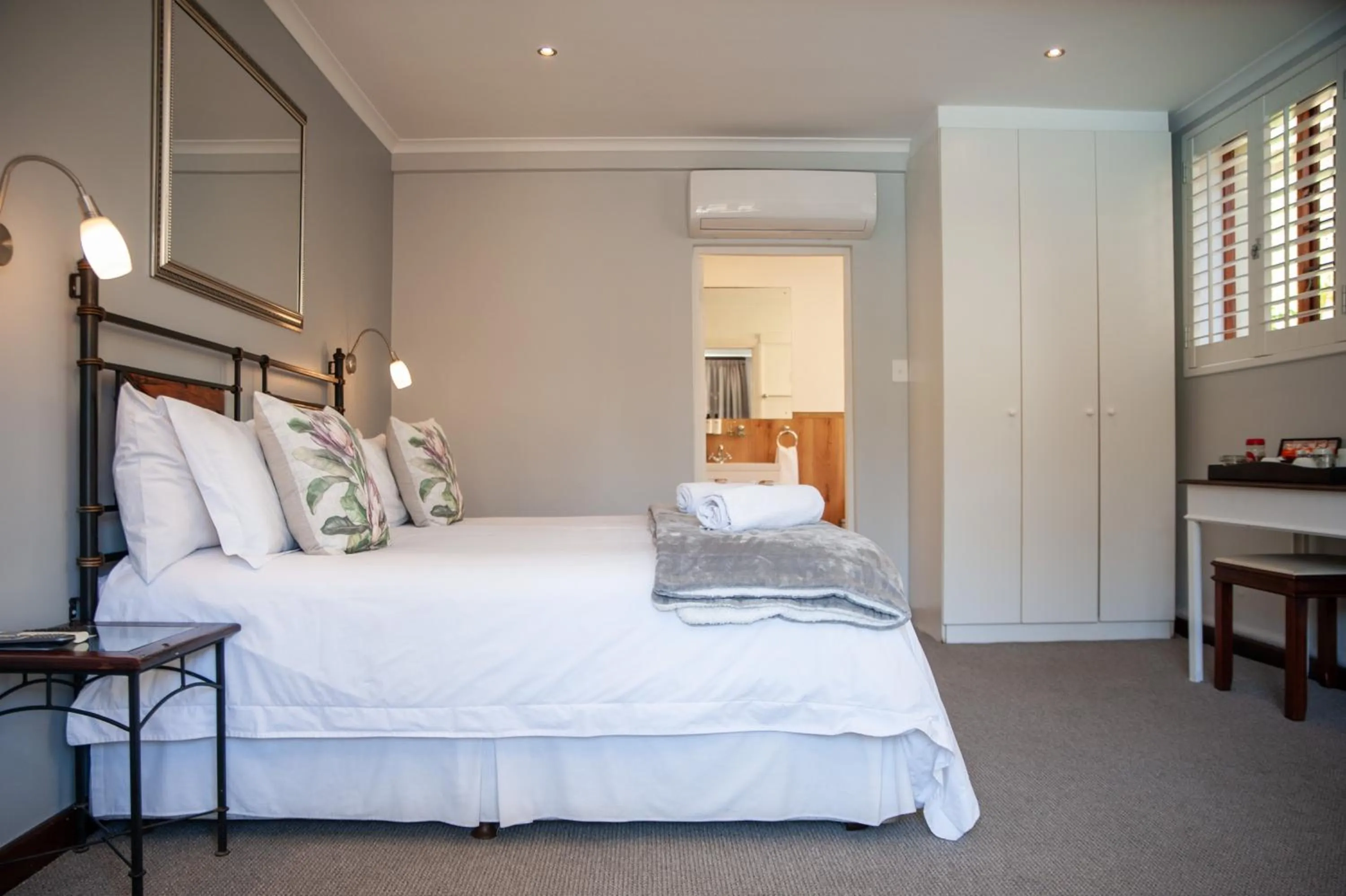 Bedroom, Bed in Sundown Manor Guest House