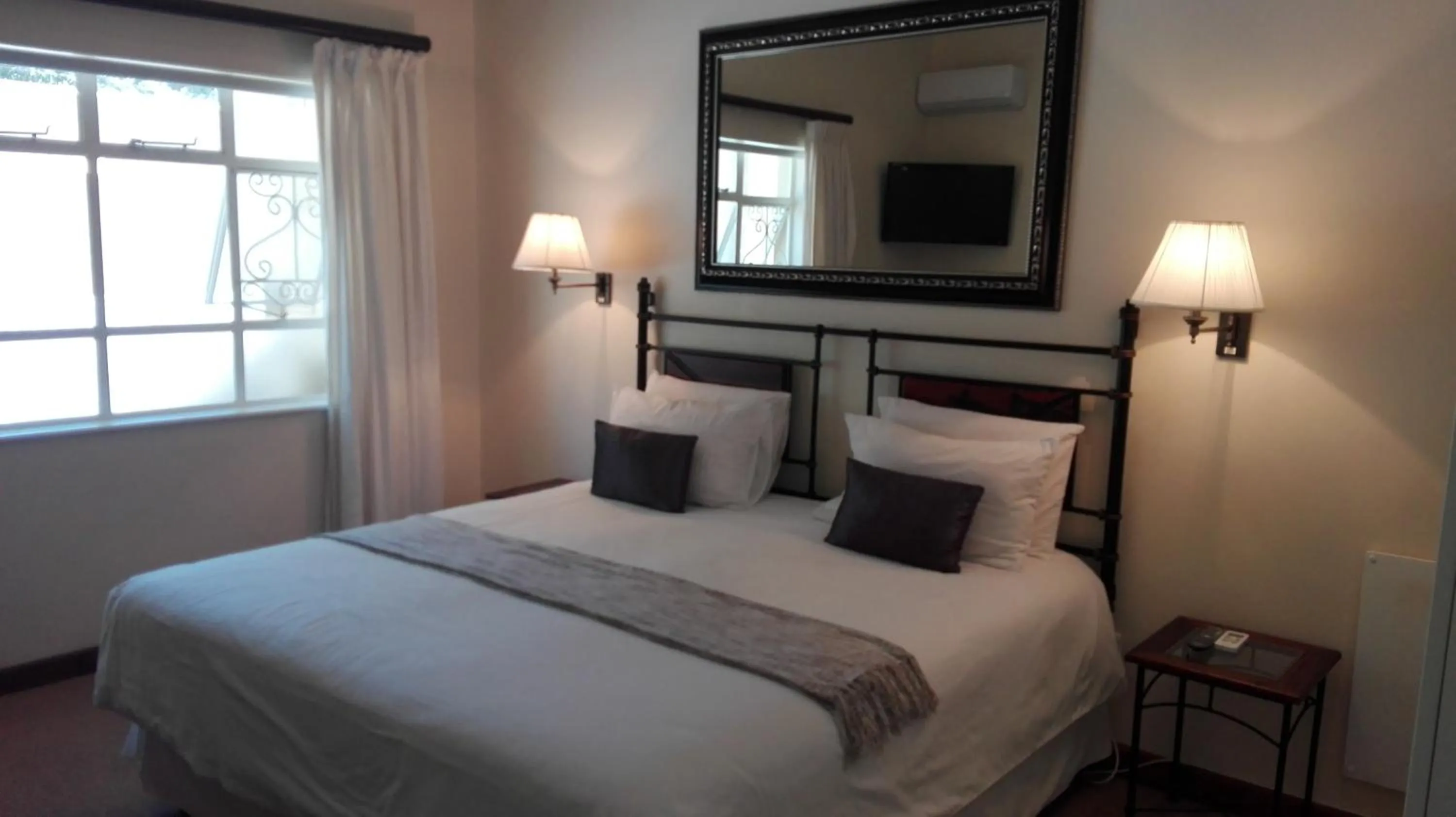 Day, Bed in Sundown Manor Guest House