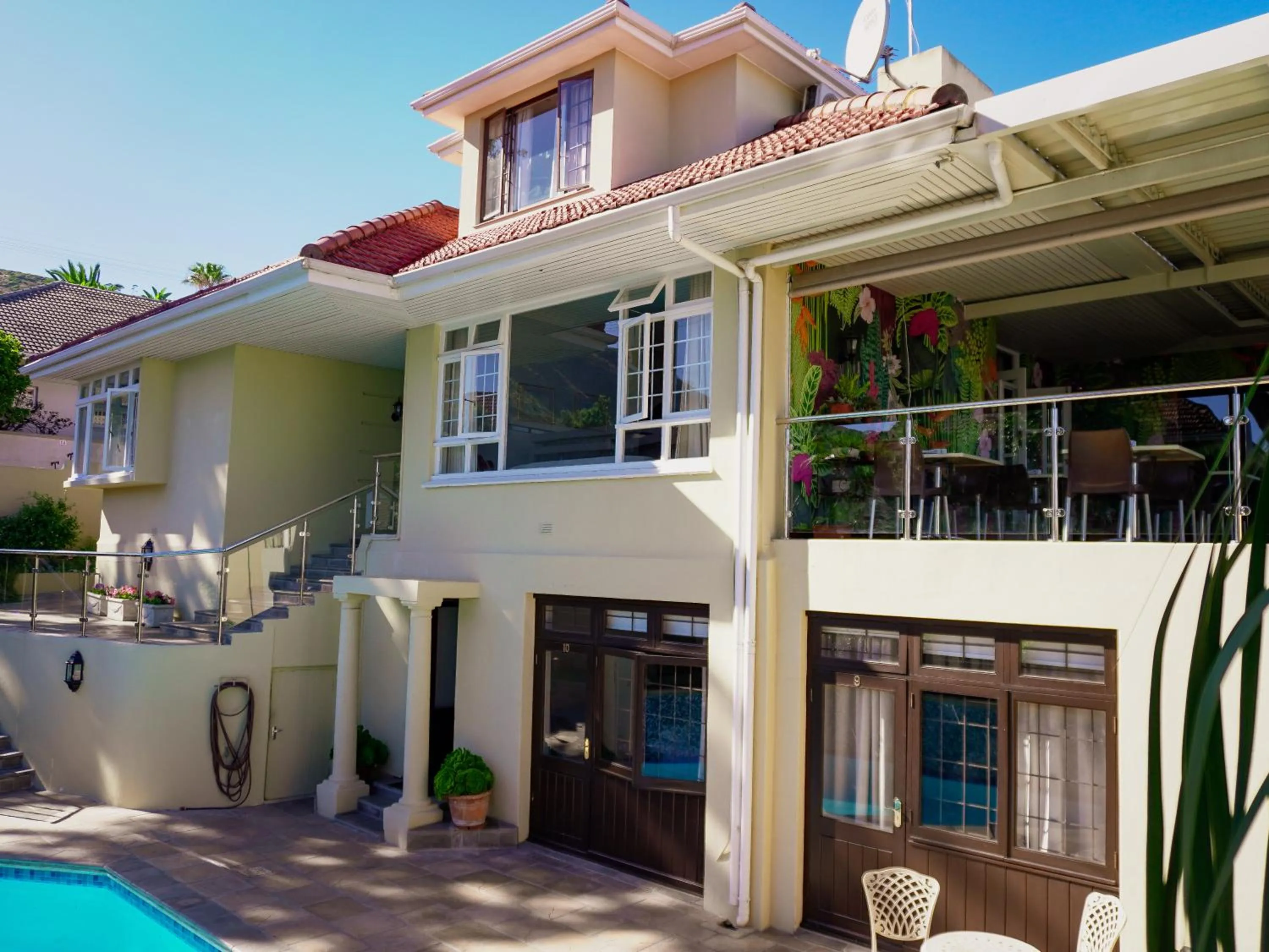 Patio in Sundown Manor Guest House