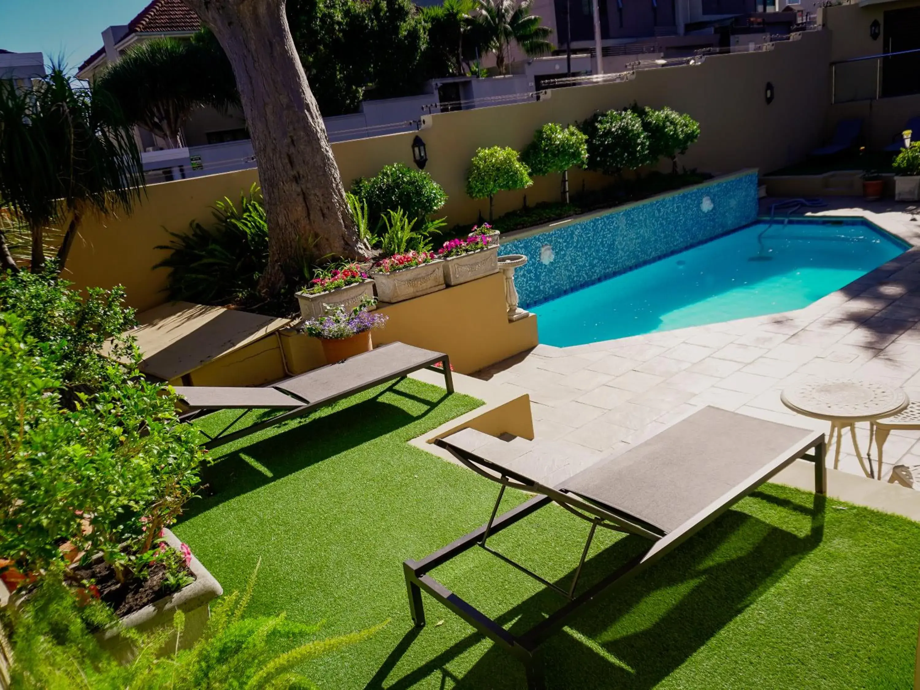 Swimming pool in Sundown Manor Guest House Swimming pool in Sundown Manor Guest House