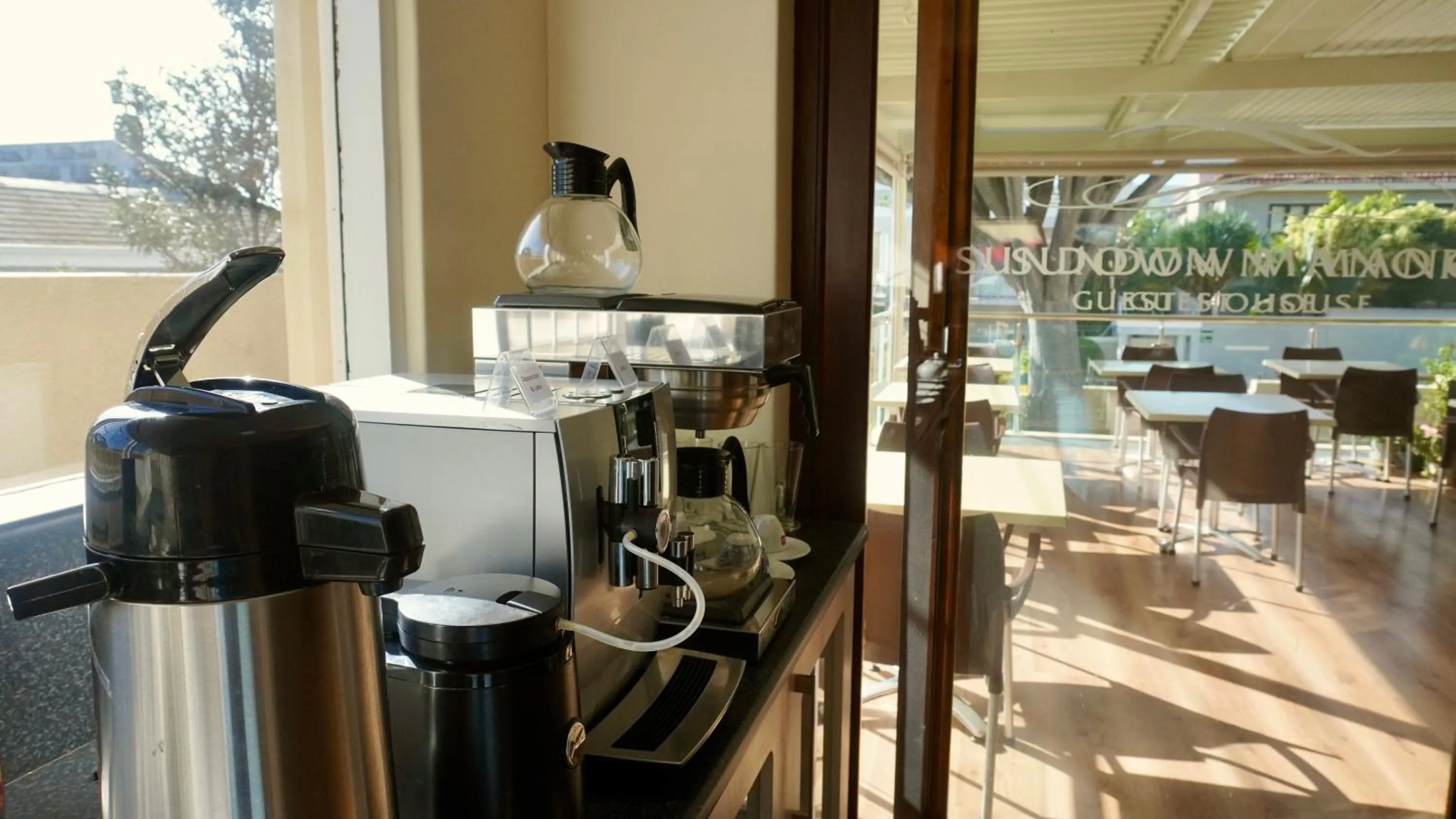 Breakfast in Sundown Manor Guest House