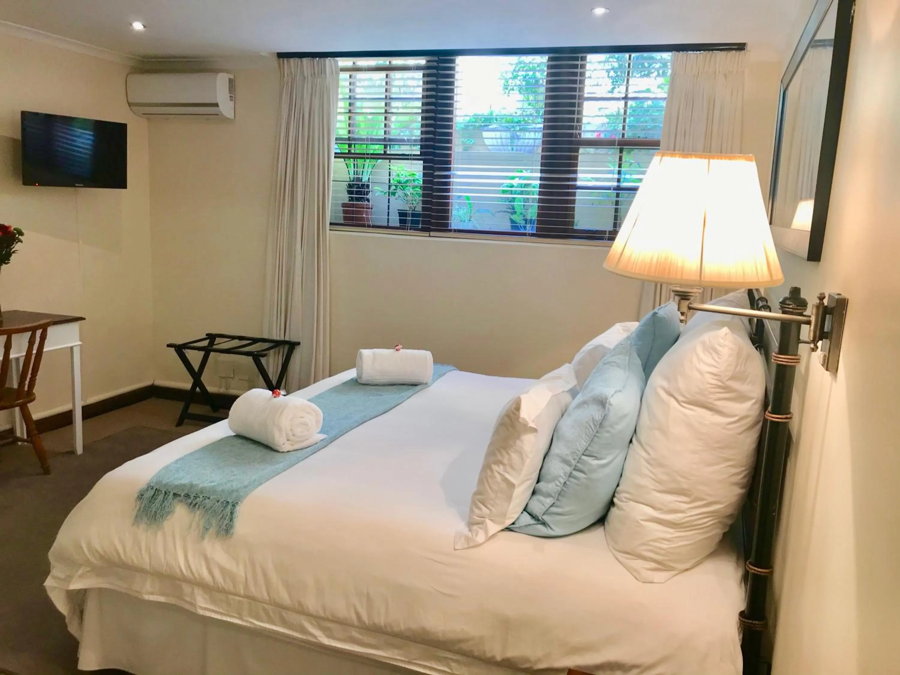 Garden, Bed in Sundown Manor Guest House