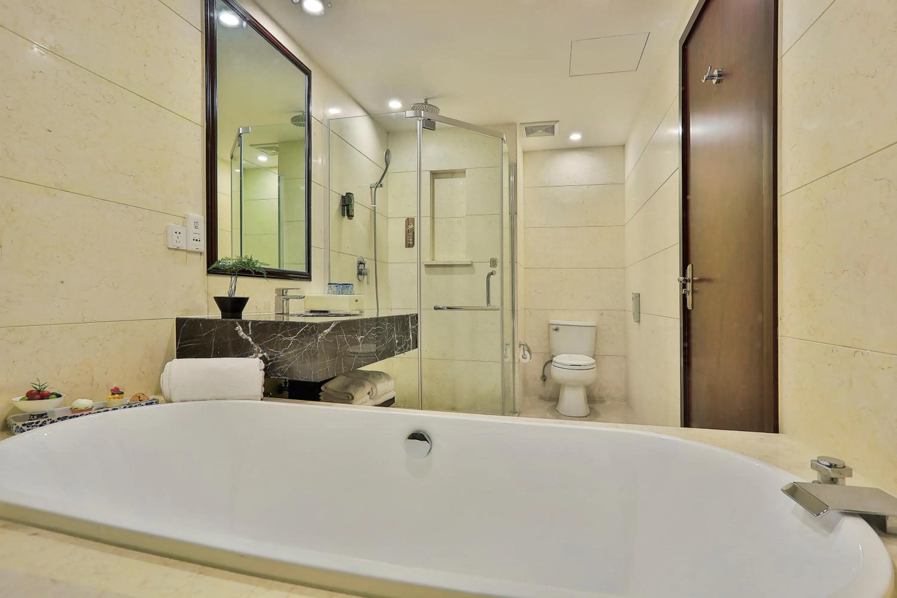 Shower in SSAW Boutique Hotel Tonglu World Trade