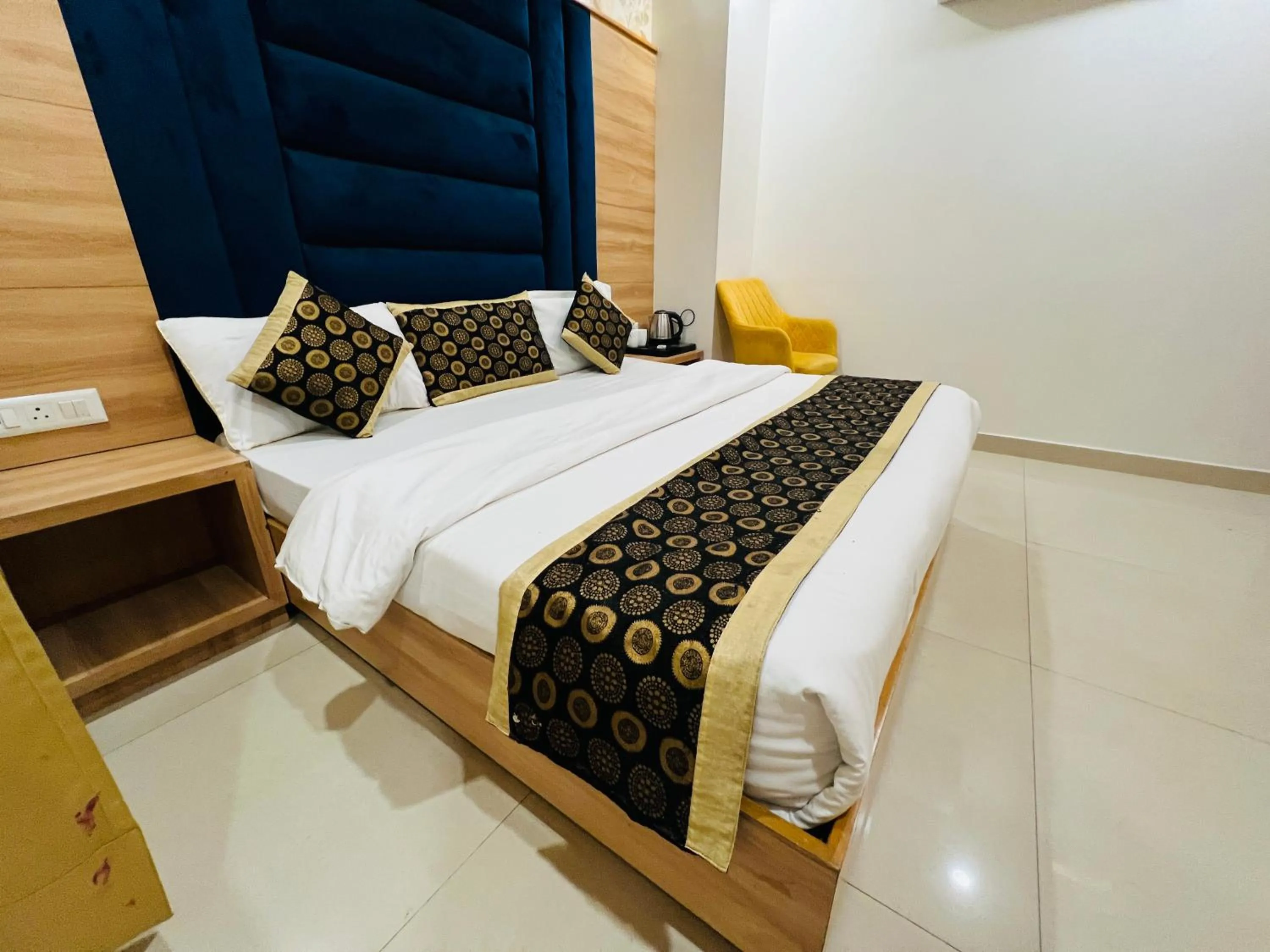 Photo of the whole room, Bed in Hotel Diamond Villa and Banquet