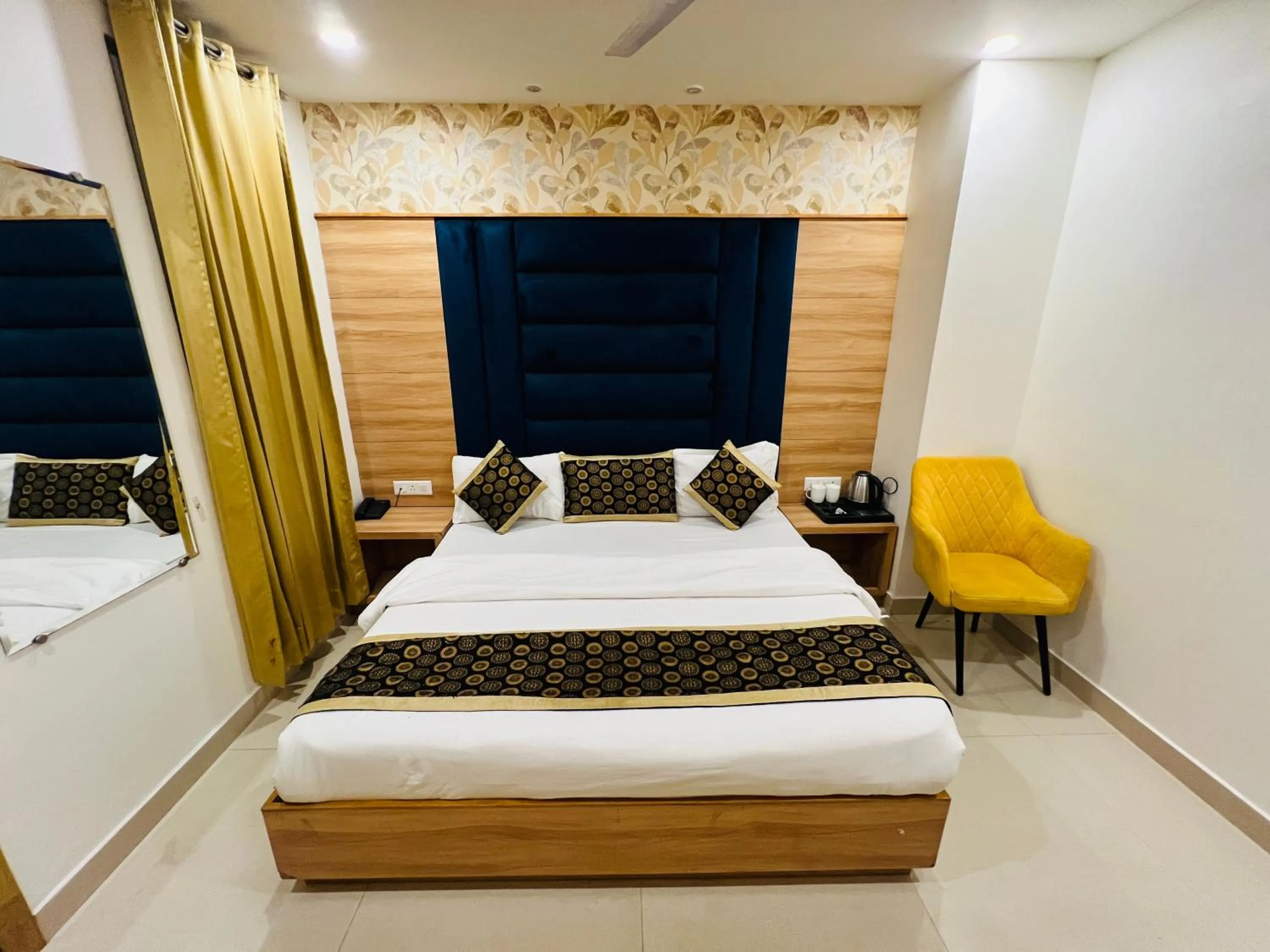 Photo of the whole room, Bed in Hotel Diamond Villa and Banquet