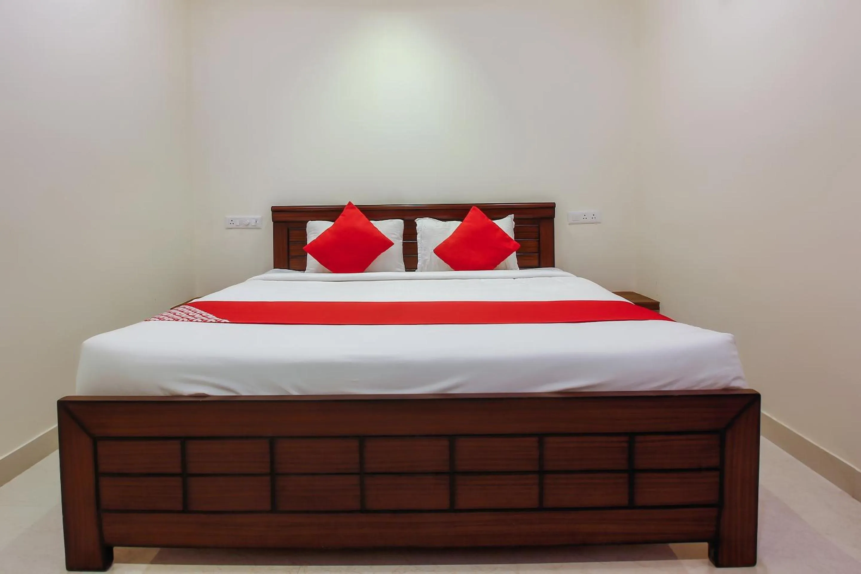 Bedroom, Bed in Hotel O Elite Spaces Puppalaguda