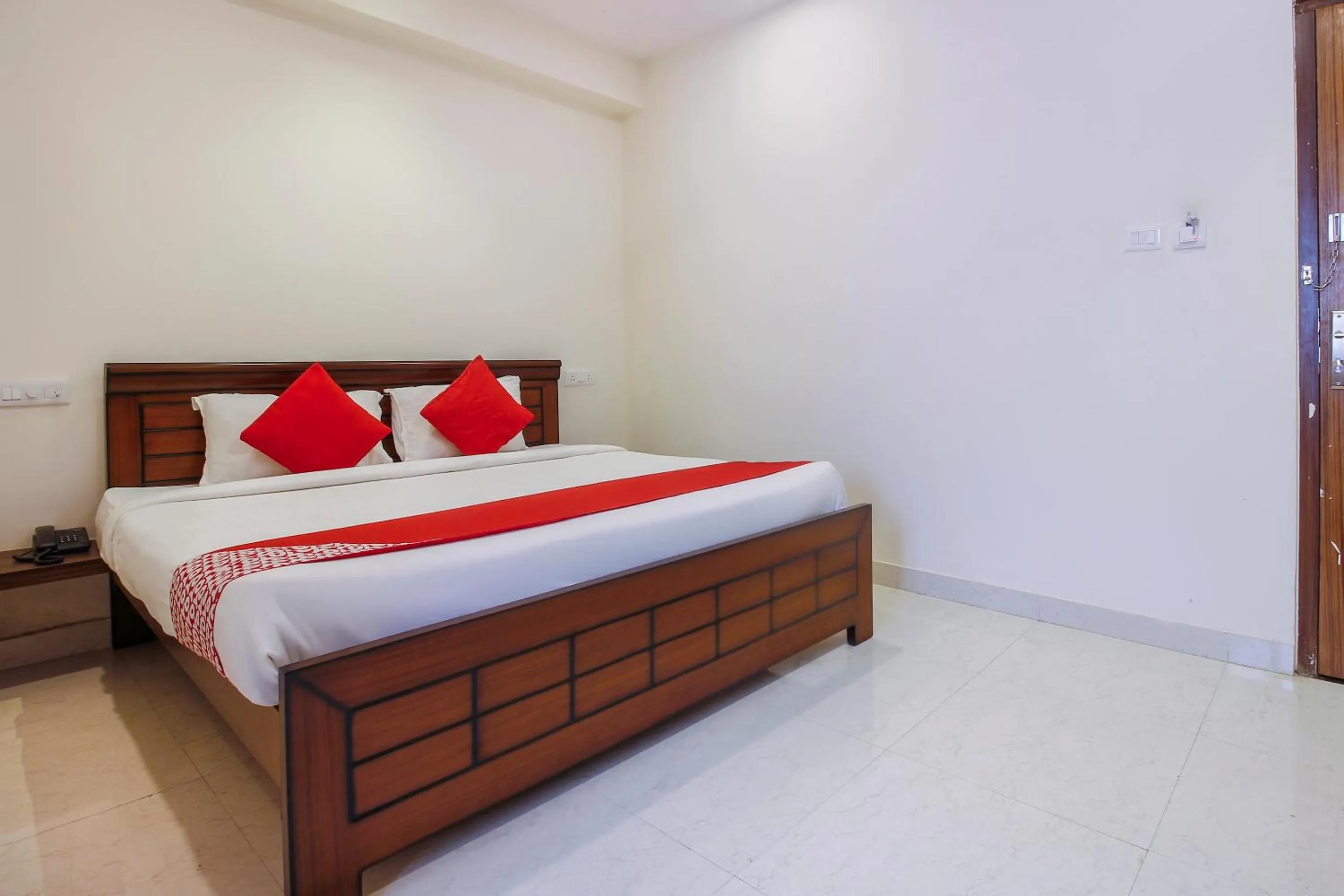 Bedroom, Bed in Hotel O Elite Spaces Puppalaguda