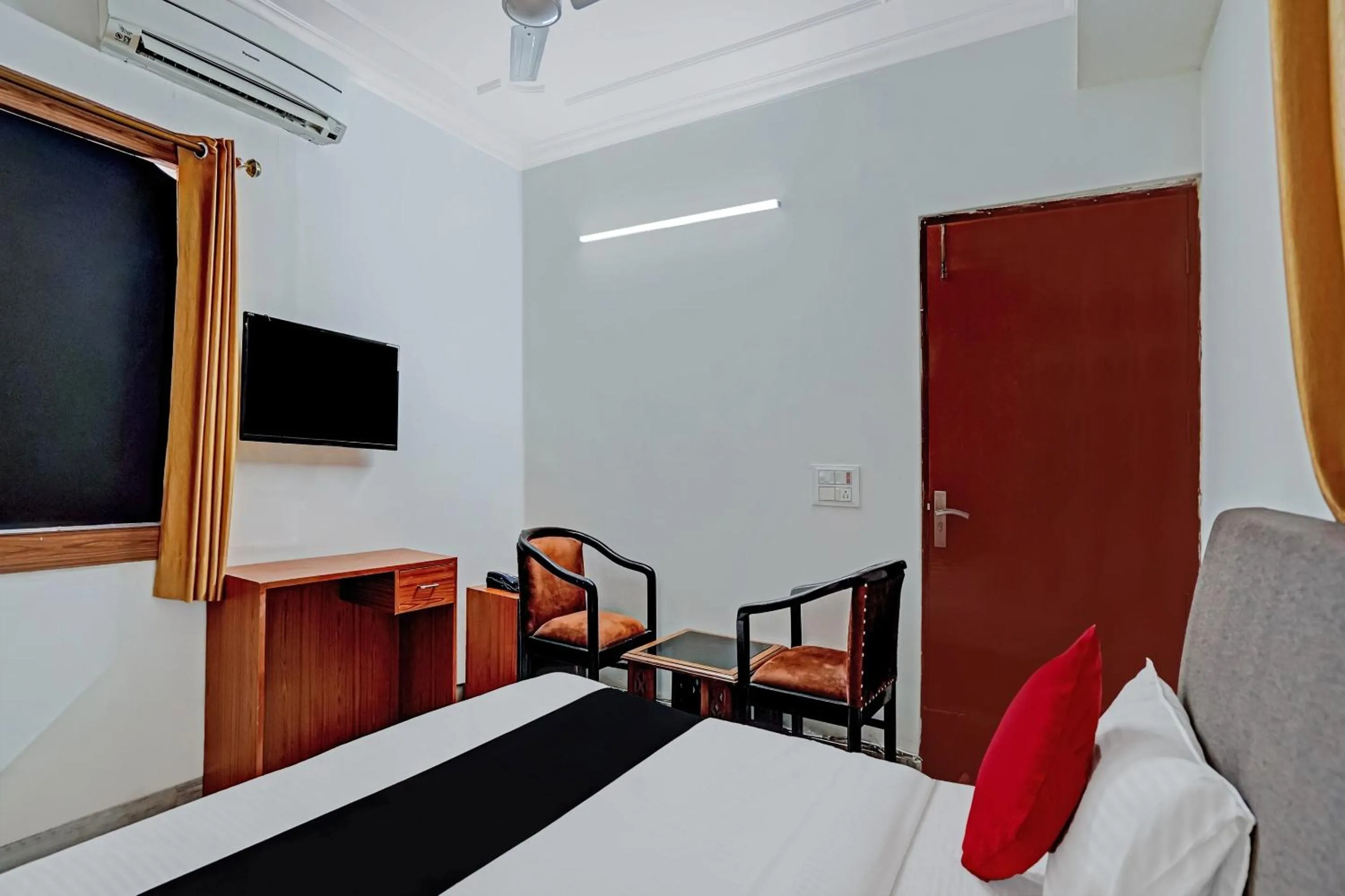 Bedroom, Bed in Collection O Royal Residency S30