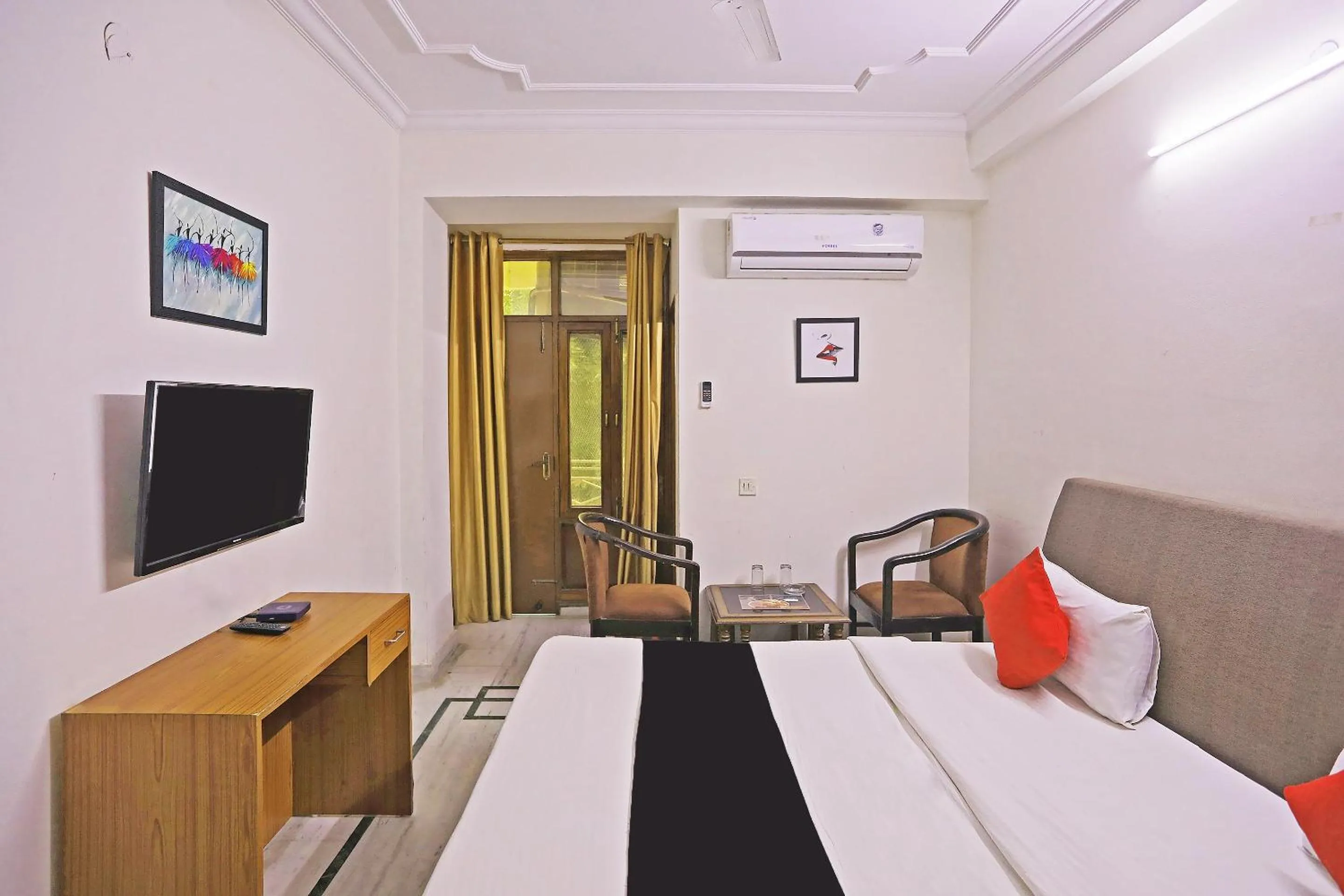 Bedroom, Bed in Collection O Royal Residency S30