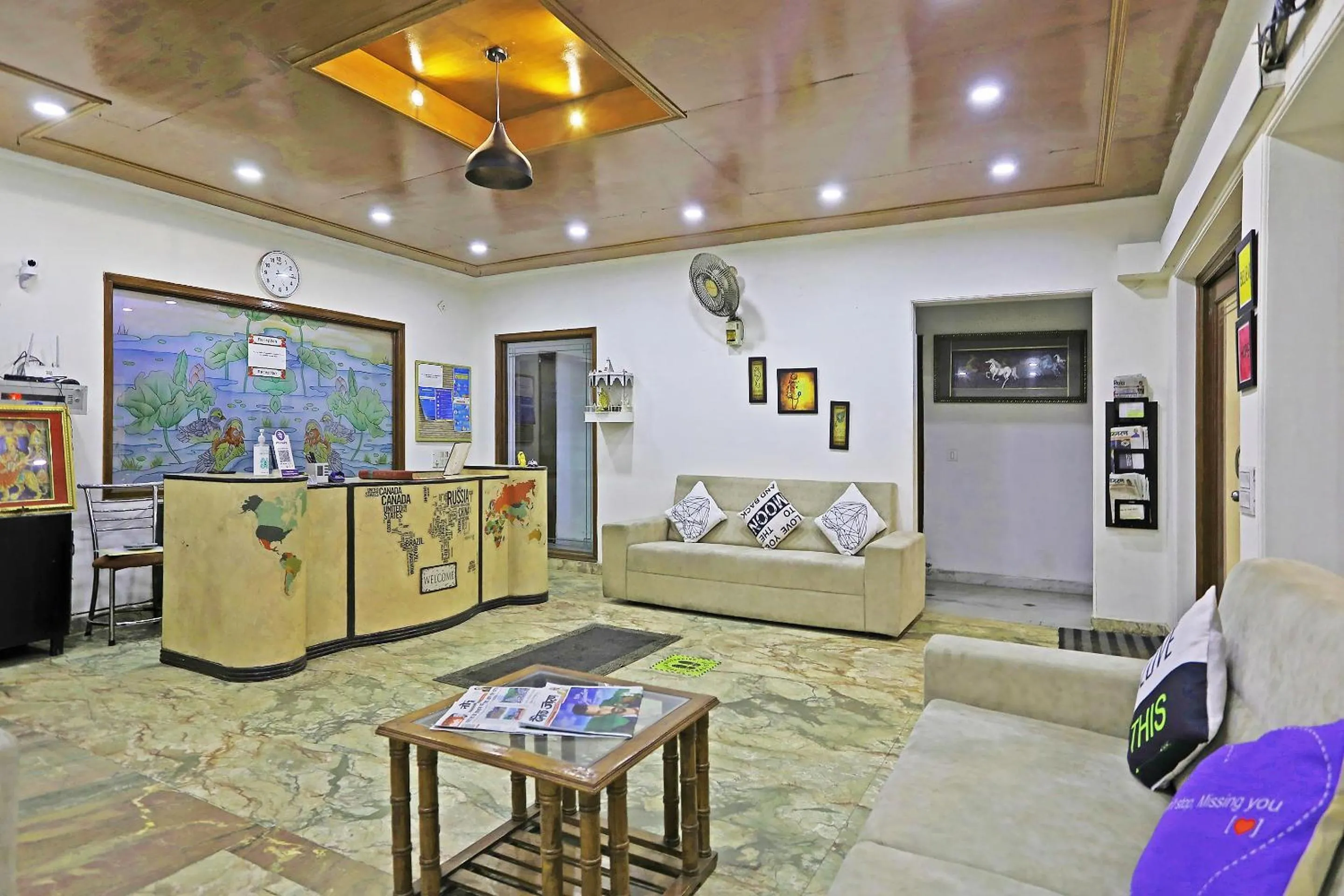 Lobby or reception in Collection O Royal Residency S30