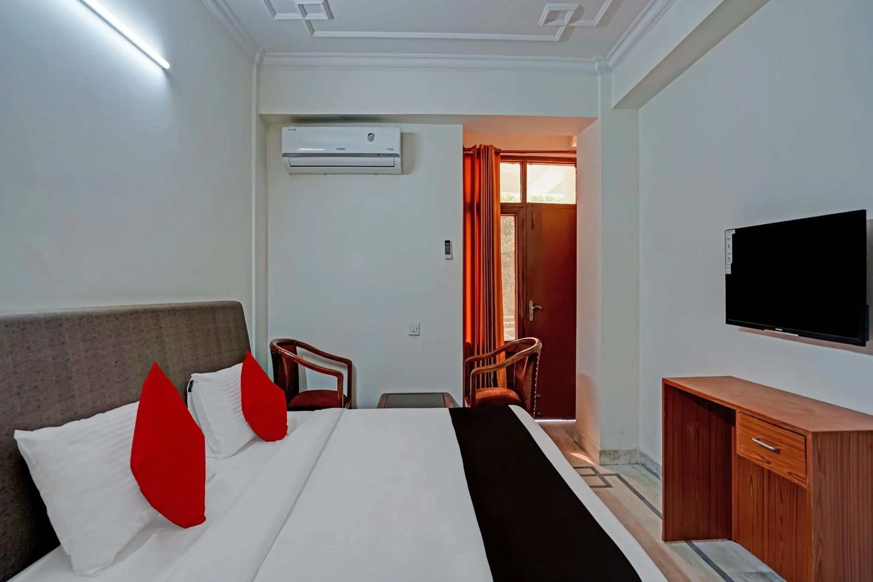 Bedroom, Bed in Collection O Royal Residency S30