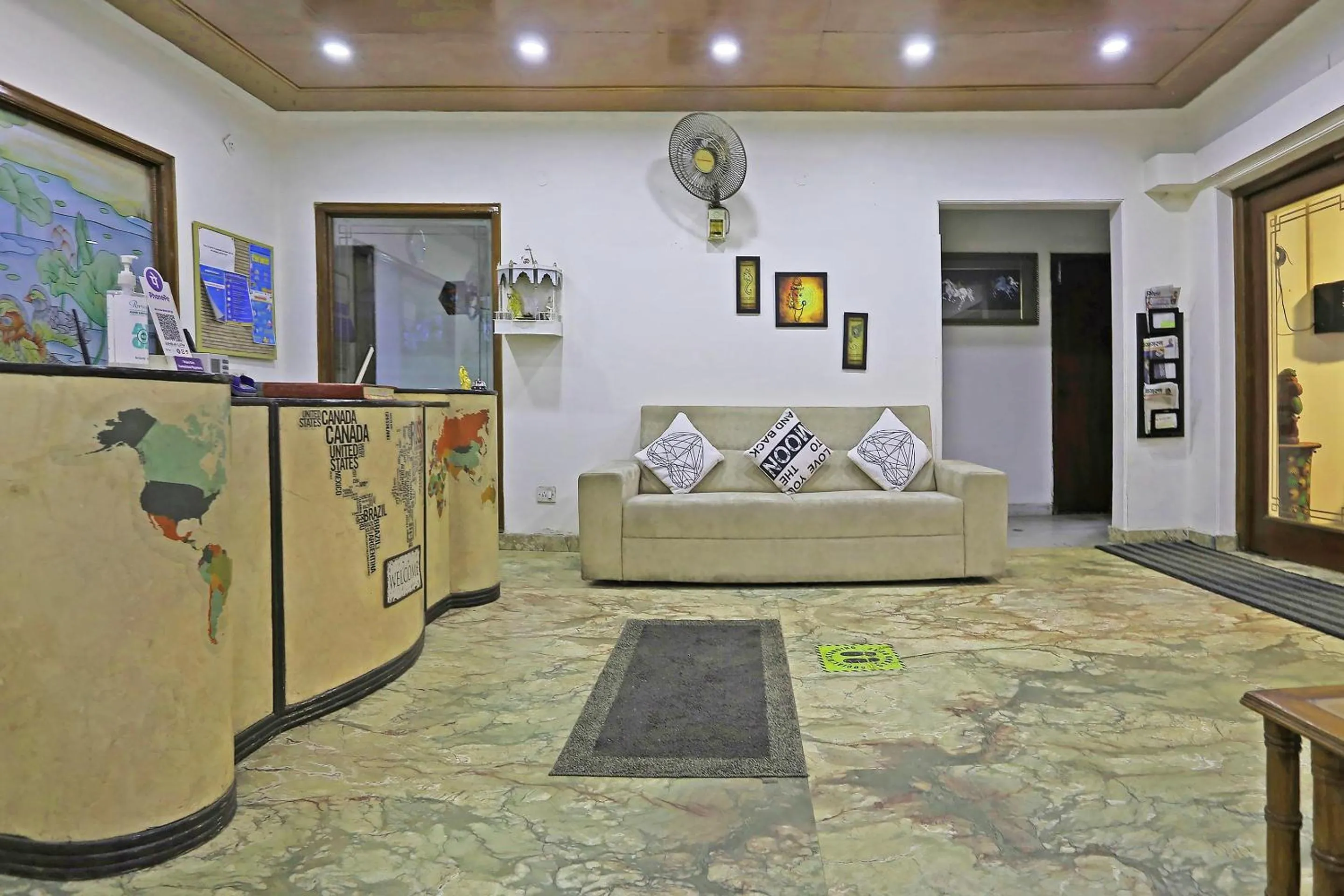 Lobby or reception in Collection O Royal Residency S30