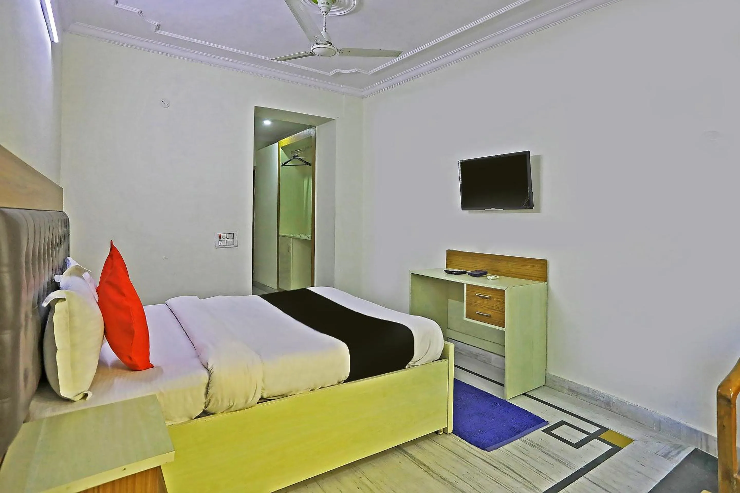 Bedroom, Bed in Collection O Royal Residency S30