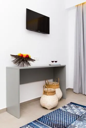 Lindos Portes Blue
