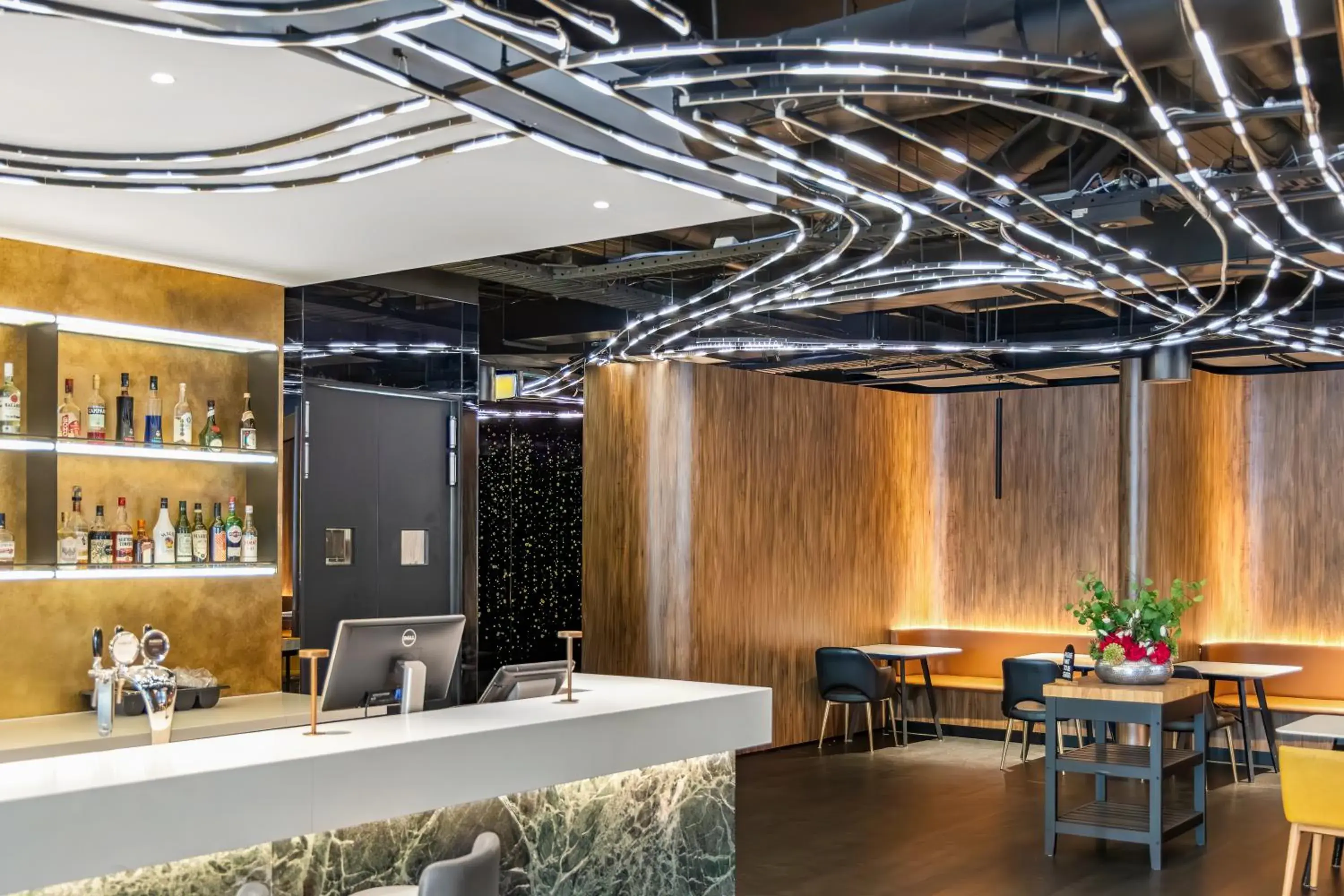 Restaurant/places to eat in Peppers Docklands Restaurant/places to eat in Peppers Docklands