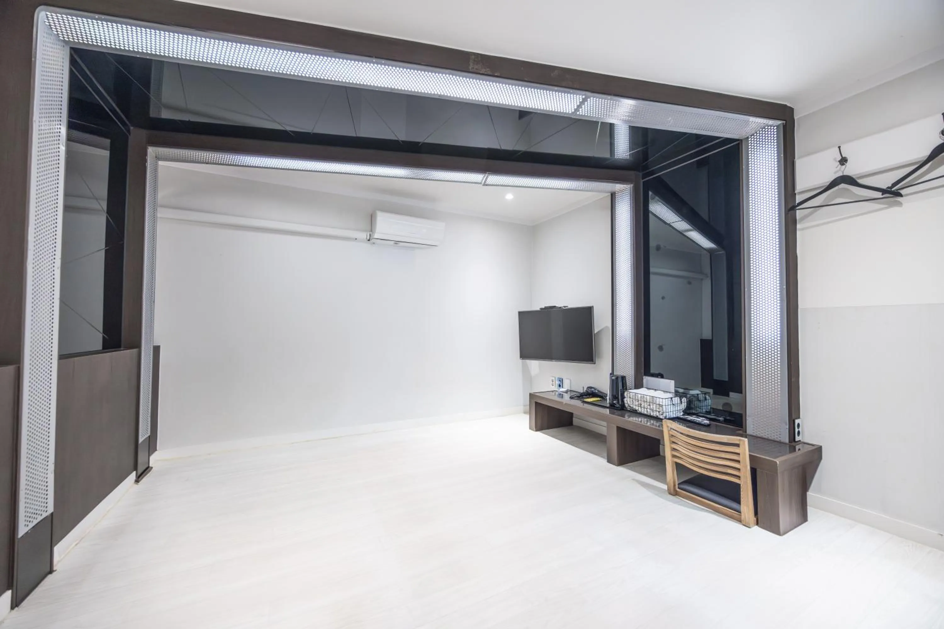 Photo of the whole room, Bed in Lien Hotel Haeundae