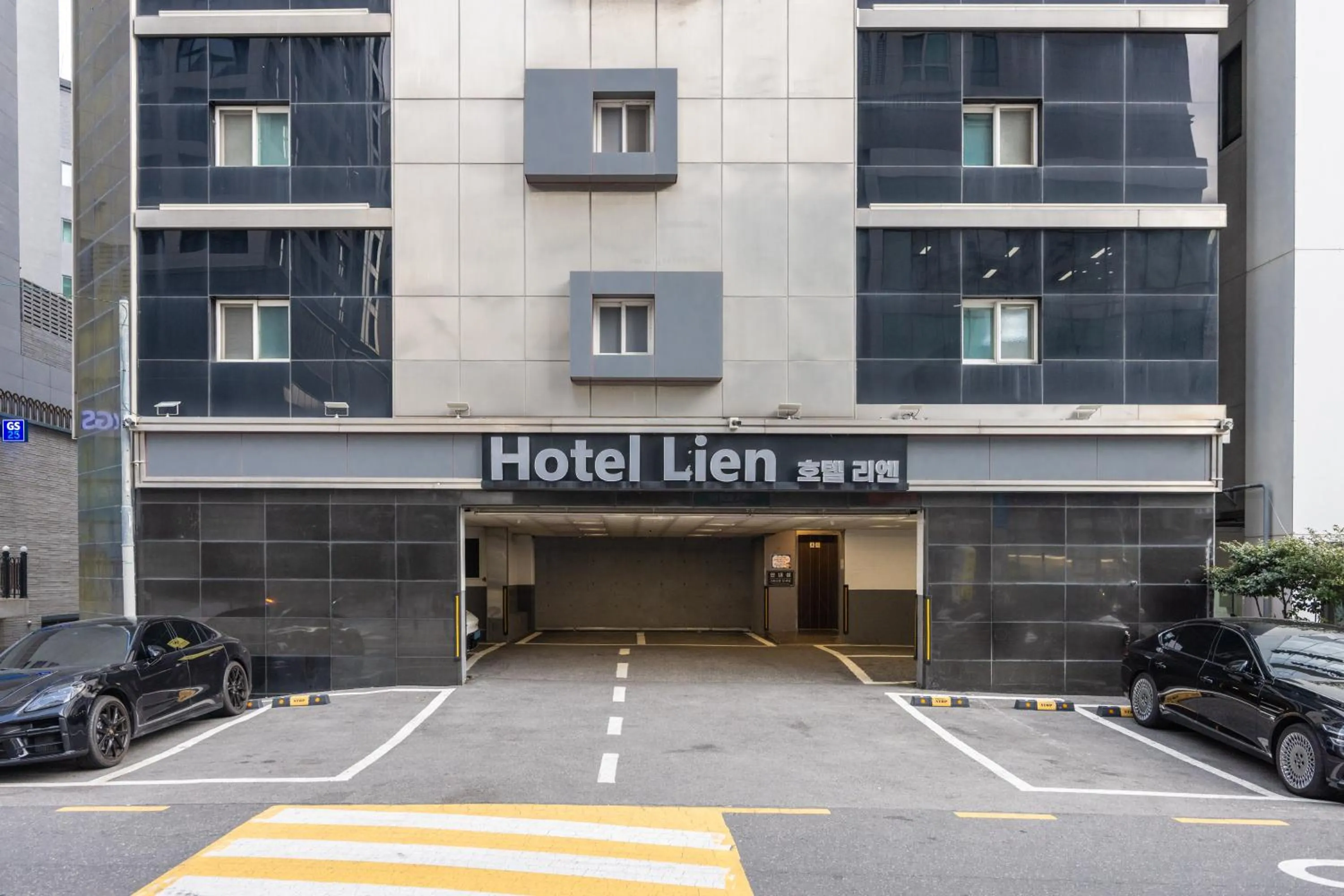 Parking in Lien Hotel Haeundae