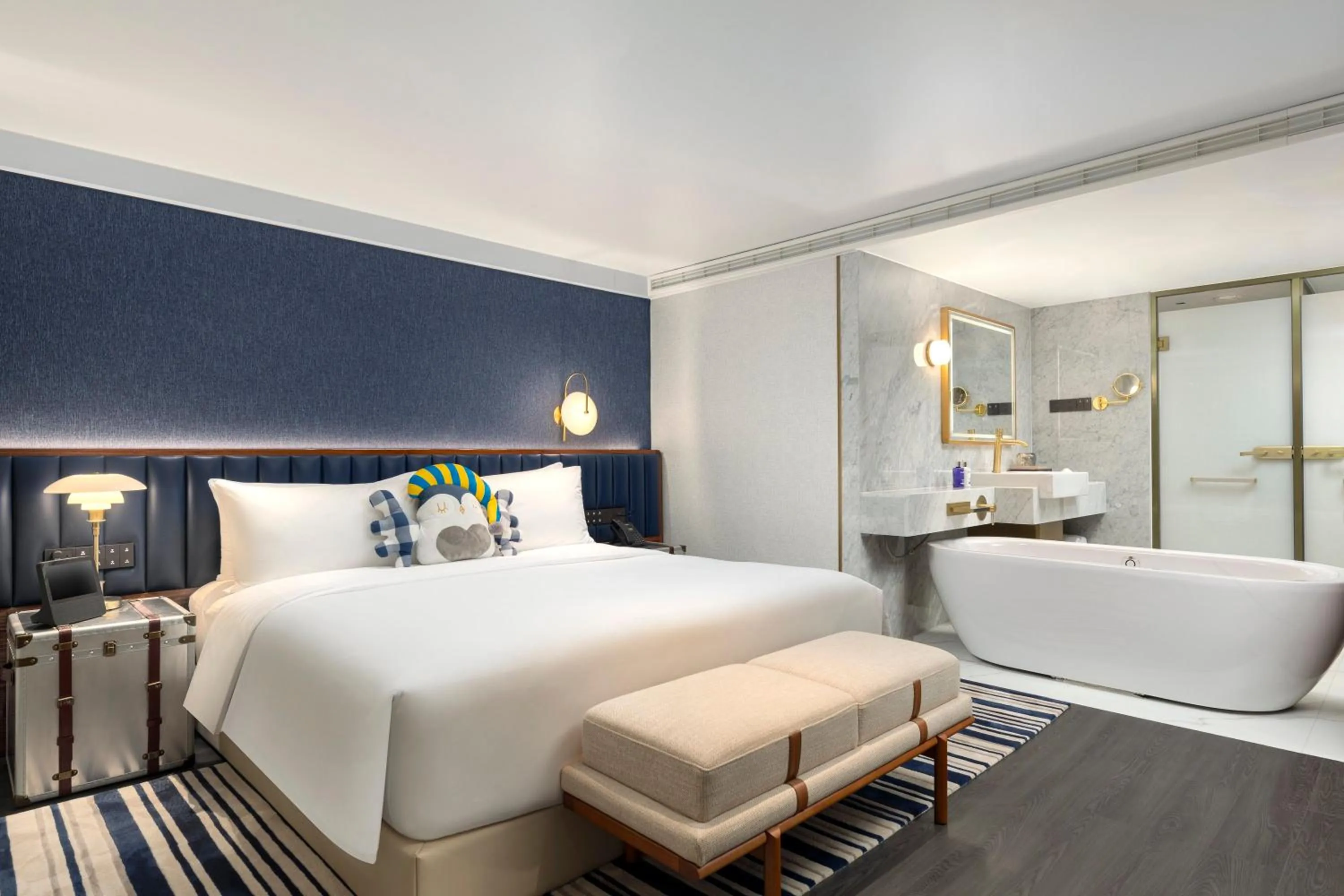 Photo of the whole room, Bed in voco Lianyungang Haizhou Bay by IHG