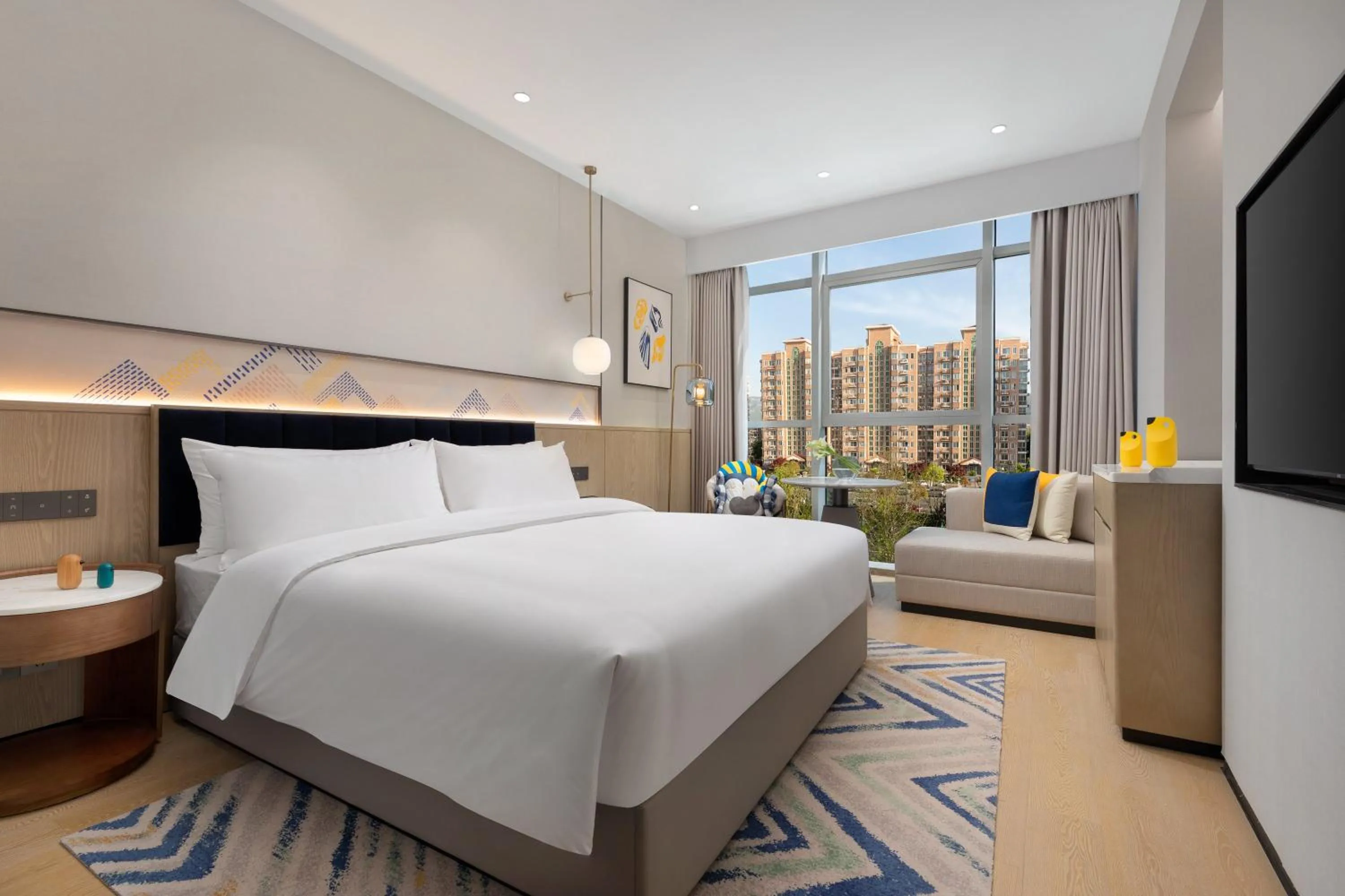 Photo of the whole room, Bed in voco Lianyungang Haizhou Bay by IHG