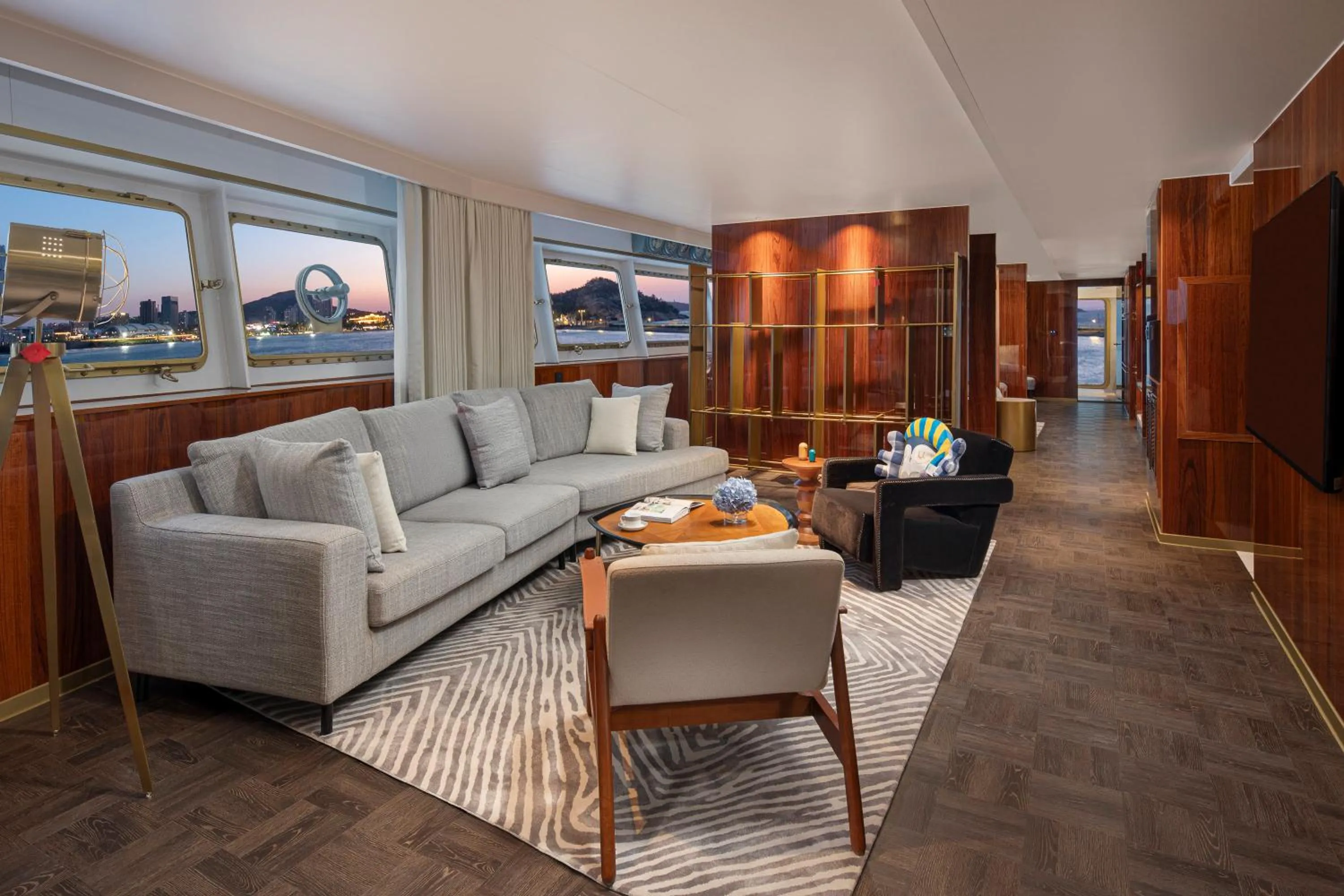 Photo of the whole room in voco Lianyungang Haizhou Bay by IHG