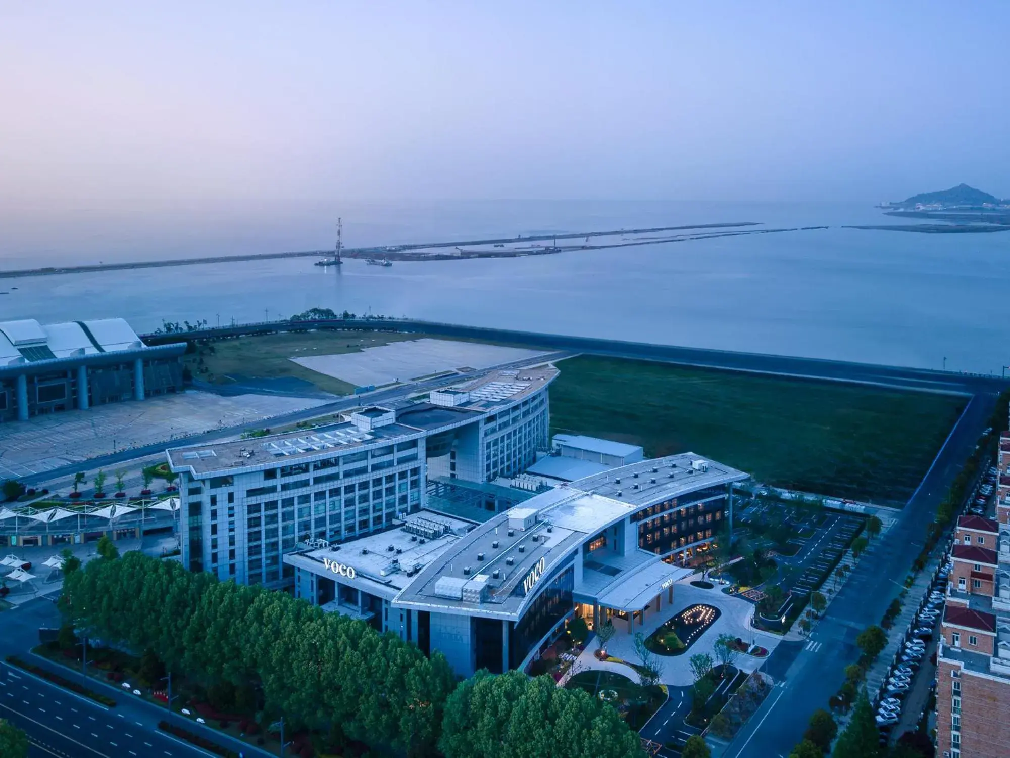 Property building in voco Lianyungang Haizhou Bay by IHG Property building in voco Lianyungang Haizhou Bay by IHG