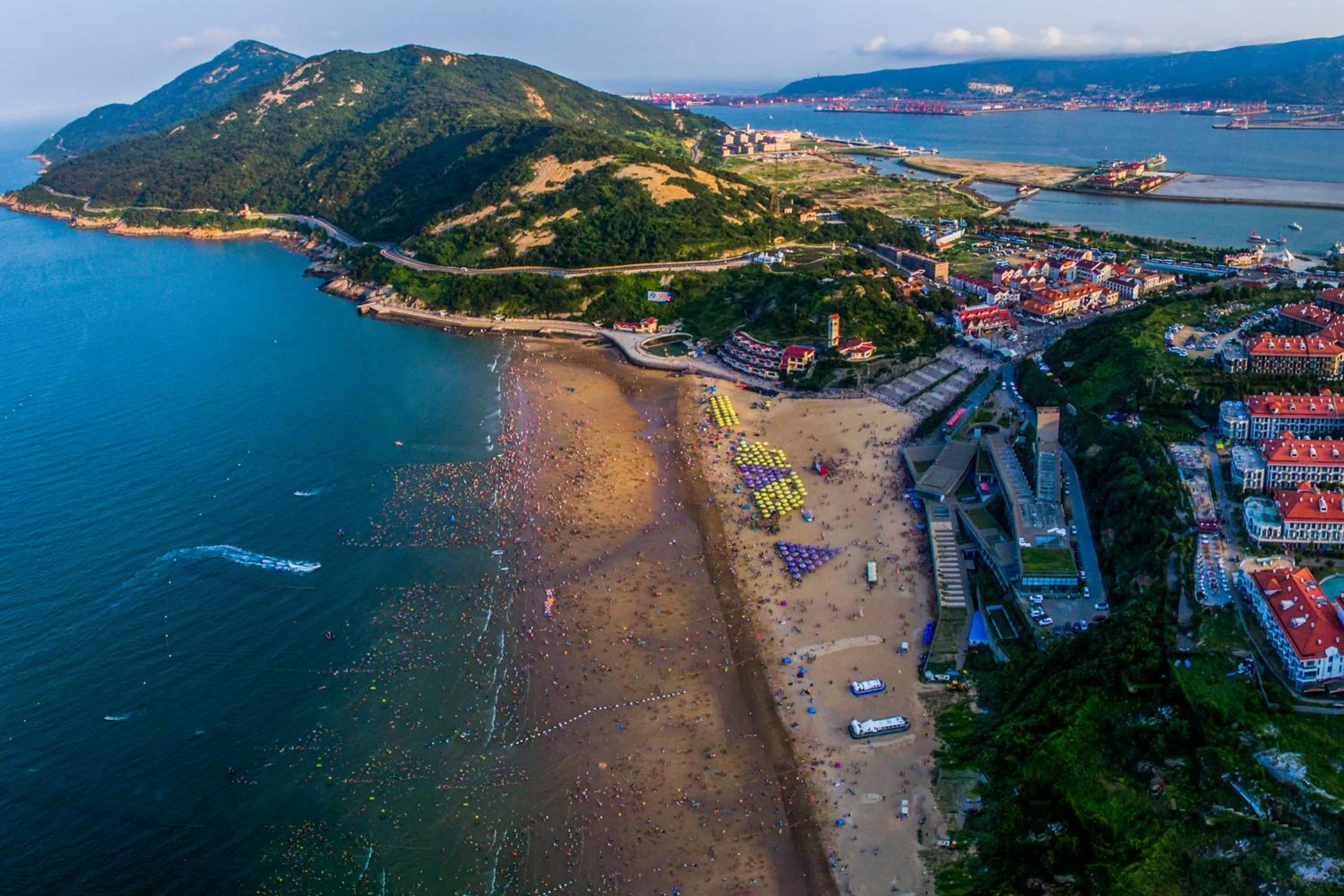 Area and facilities in voco Lianyungang Haizhou Bay by IHG