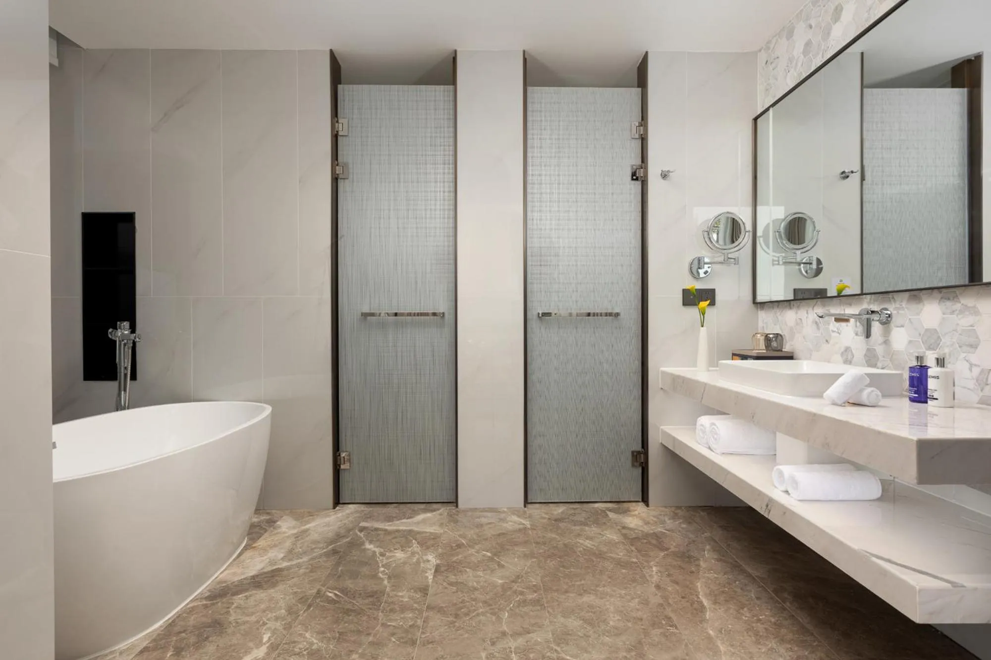 Bathroom in voco Lianyungang Haizhou Bay by IHG