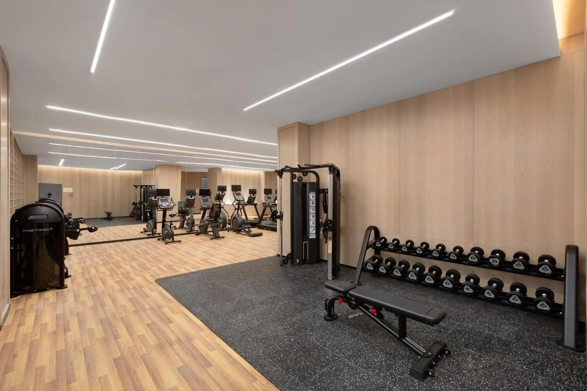 Fitness centre/facilities in voco Lianyungang Haizhou Bay by IHG