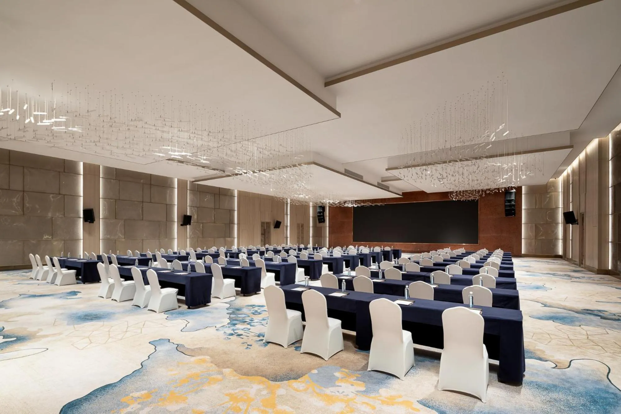 Banquet/Function facilities in voco Lianyungang Haizhou Bay by IHG