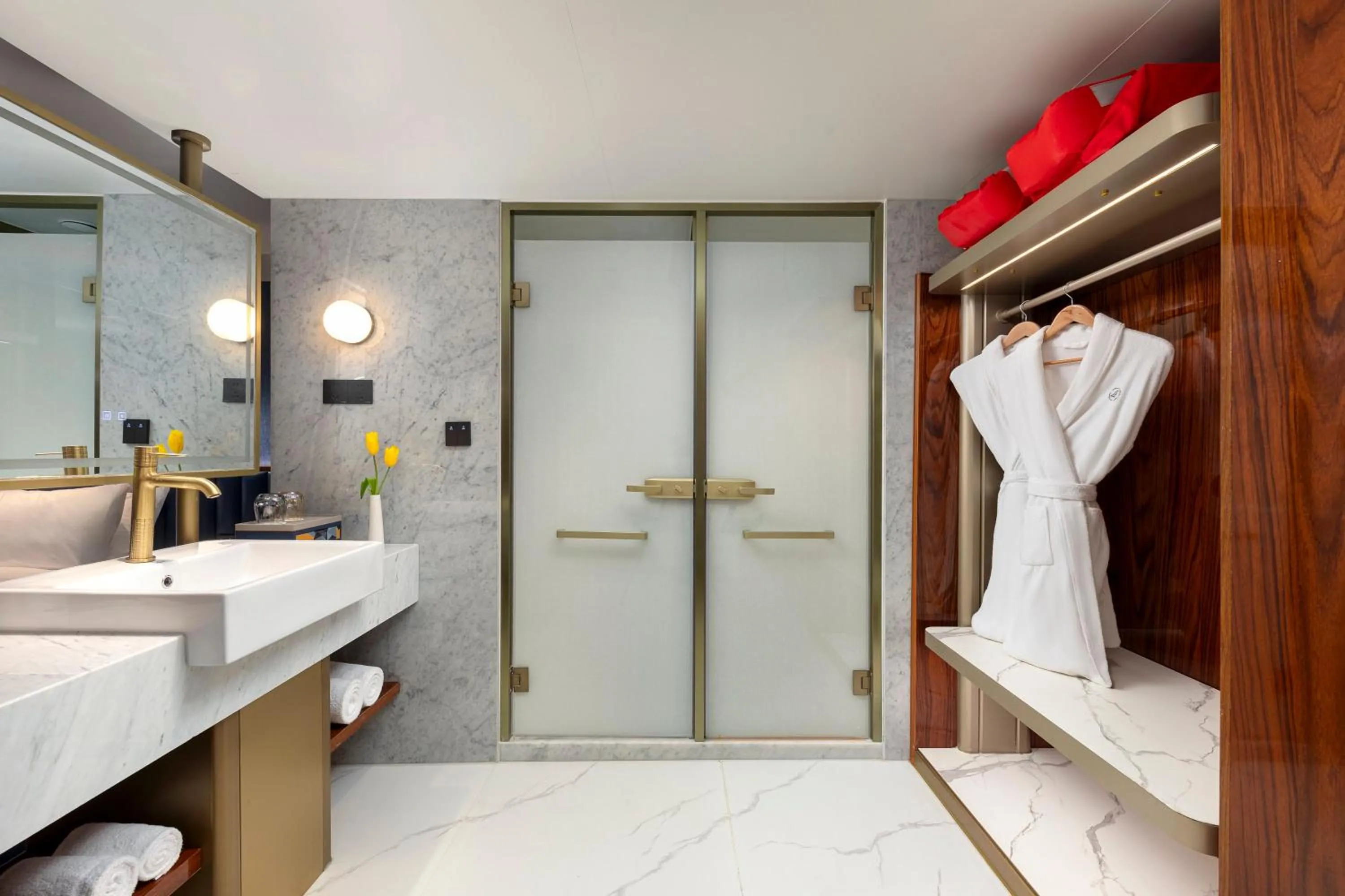 Bathroom in voco Lianyungang Haizhou Bay by IHG