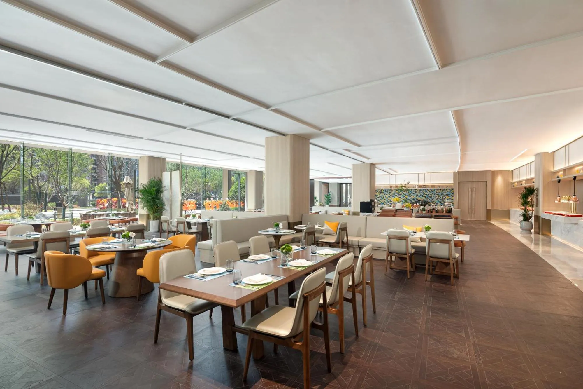 Restaurant/places to eat in voco Lianyungang Haizhou Bay by IHG