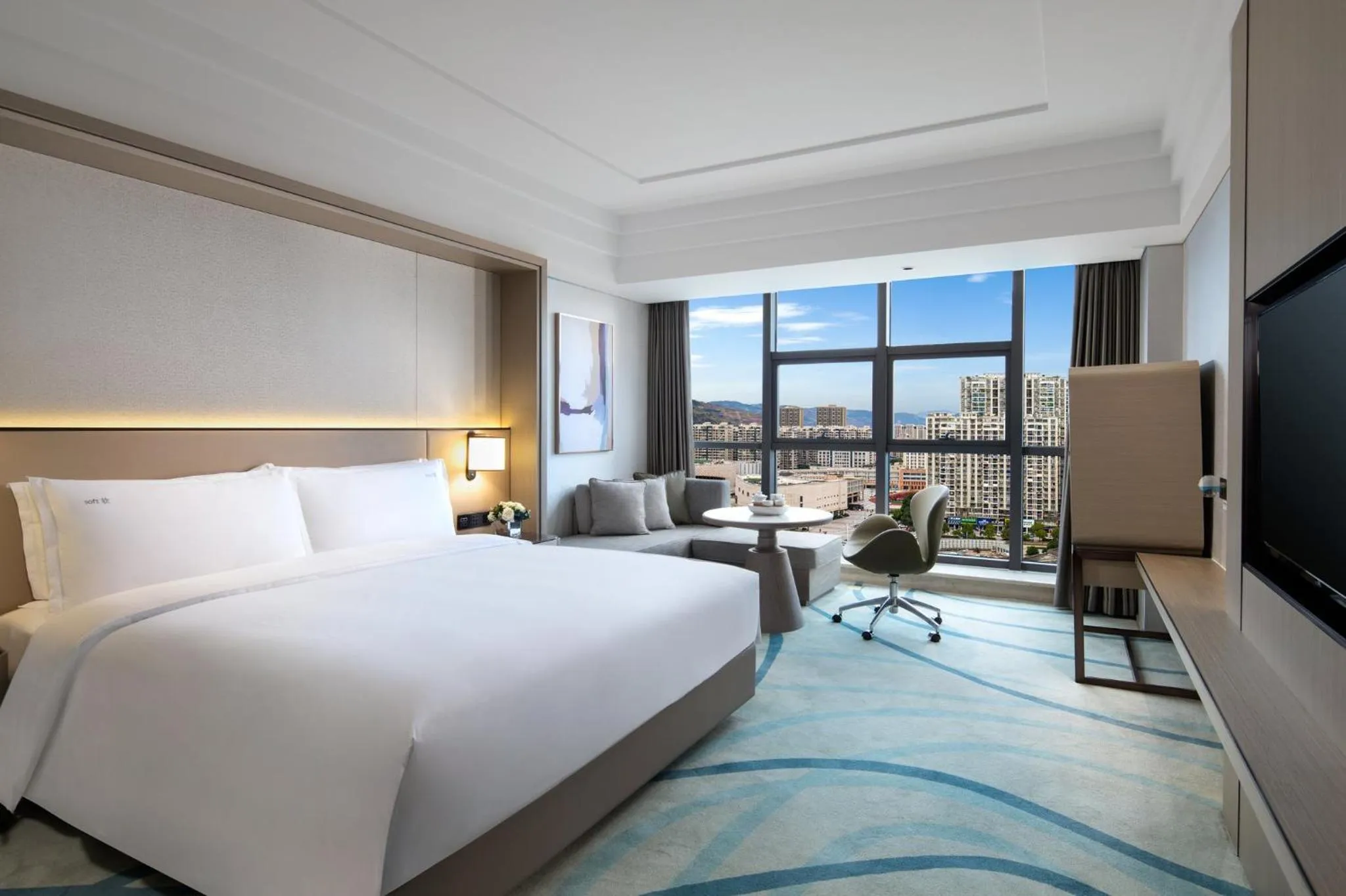 Photo of the whole room, Bed in Holiday Inn Ningde Dijing by IHG