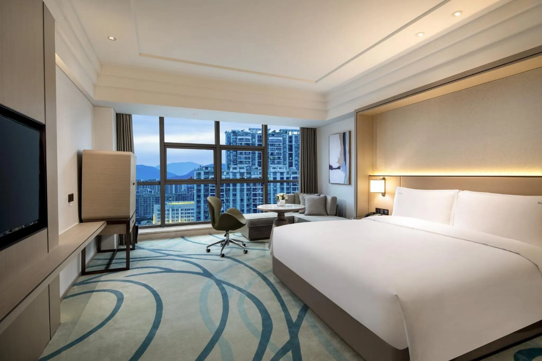 Photo of the whole room, Bed in Holiday Inn Ningde Dijing by IHG