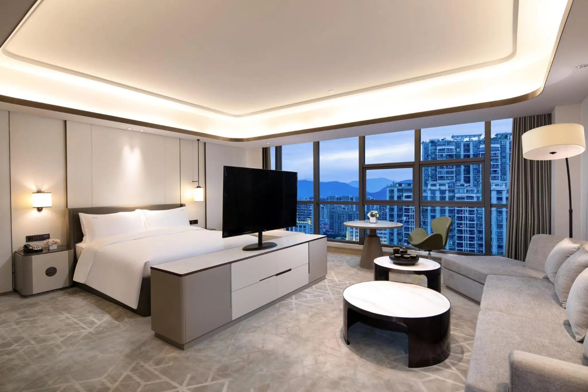 Photo of the whole room, Bed in Holiday Inn Ningde Dijing by IHG