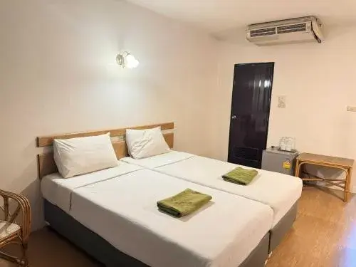 Standard Twin Room in Collection O Night Bazaar Chiangmai Standard Twin Room in Collection O Night Bazaar Chiangmai