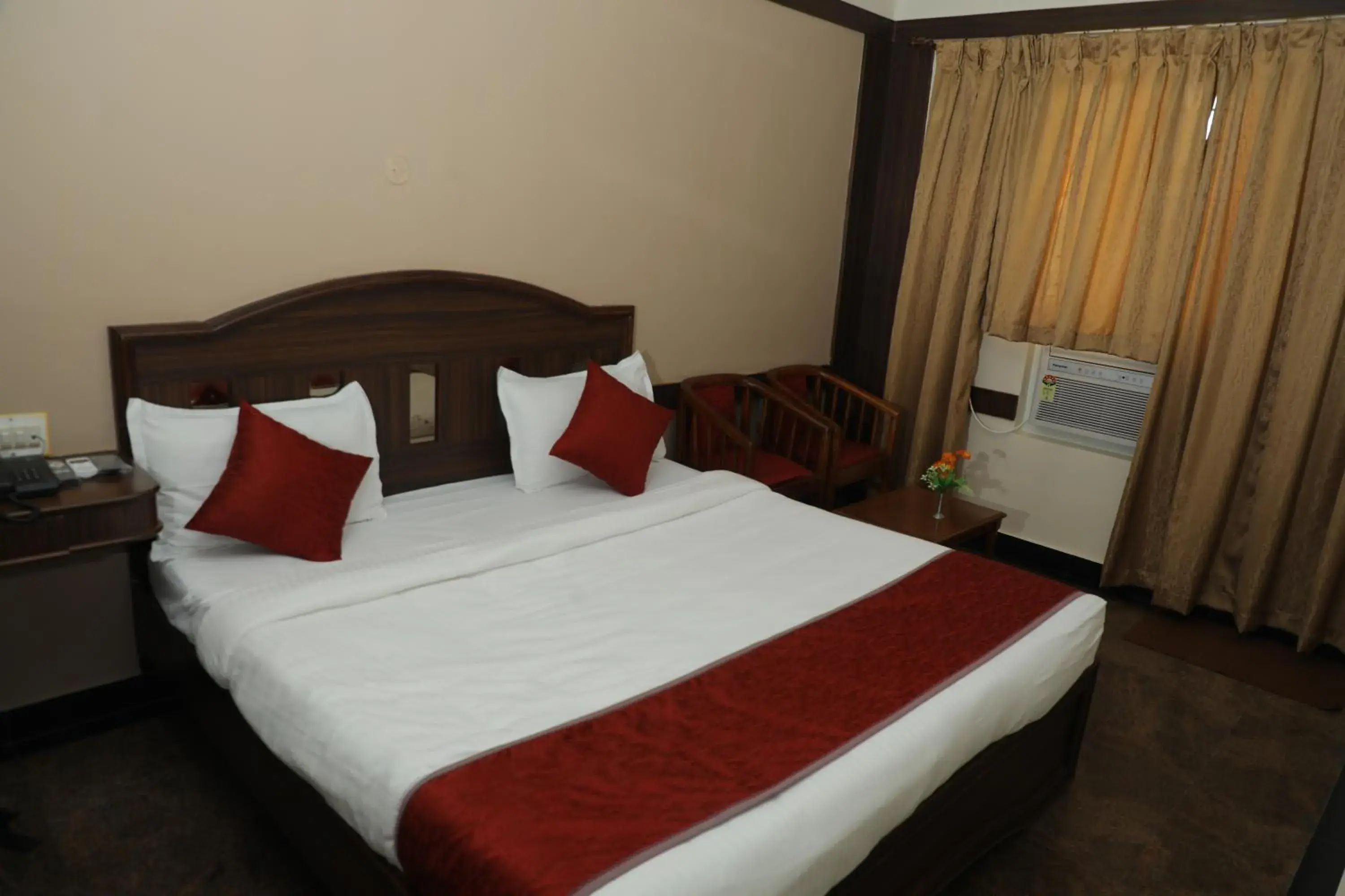 Deluxe Double Room in Hotel Grand Palace Stay Deluxe Double Room in Hotel Grand Palace Stay
