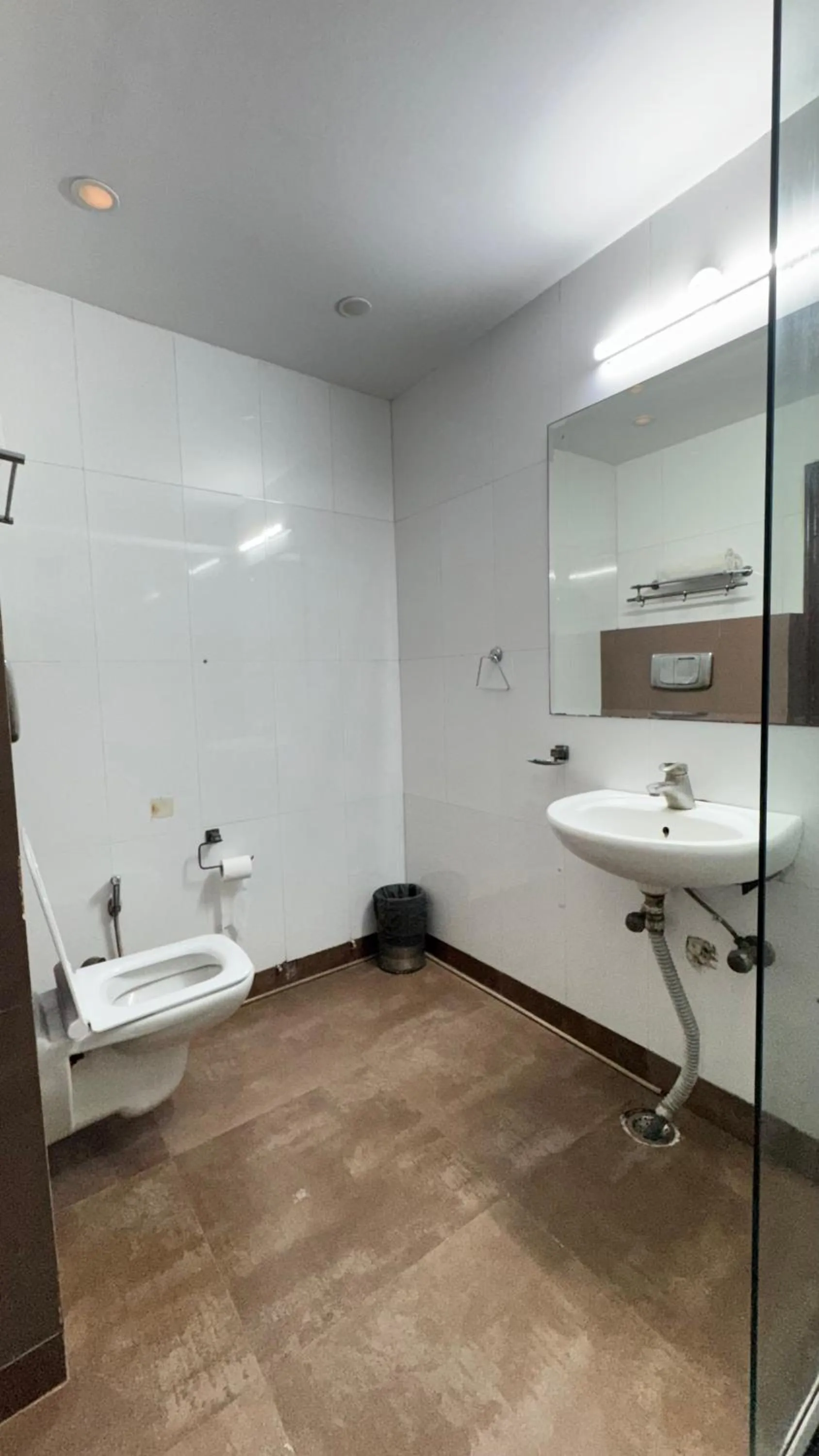 Shower in HOTEL JASHN INN Near Apollo Hospital