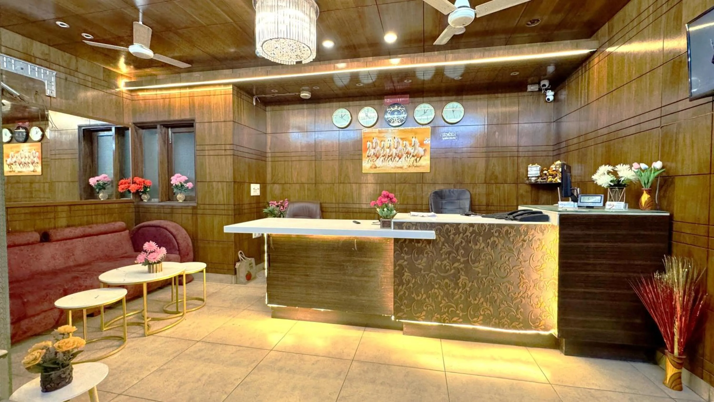 Property building in HOTEL JASHN INN Near Apollo Hospital