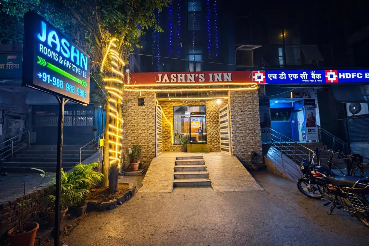 Facade/entrance in HOTEL JASHN INN Near Apollo Hospital
