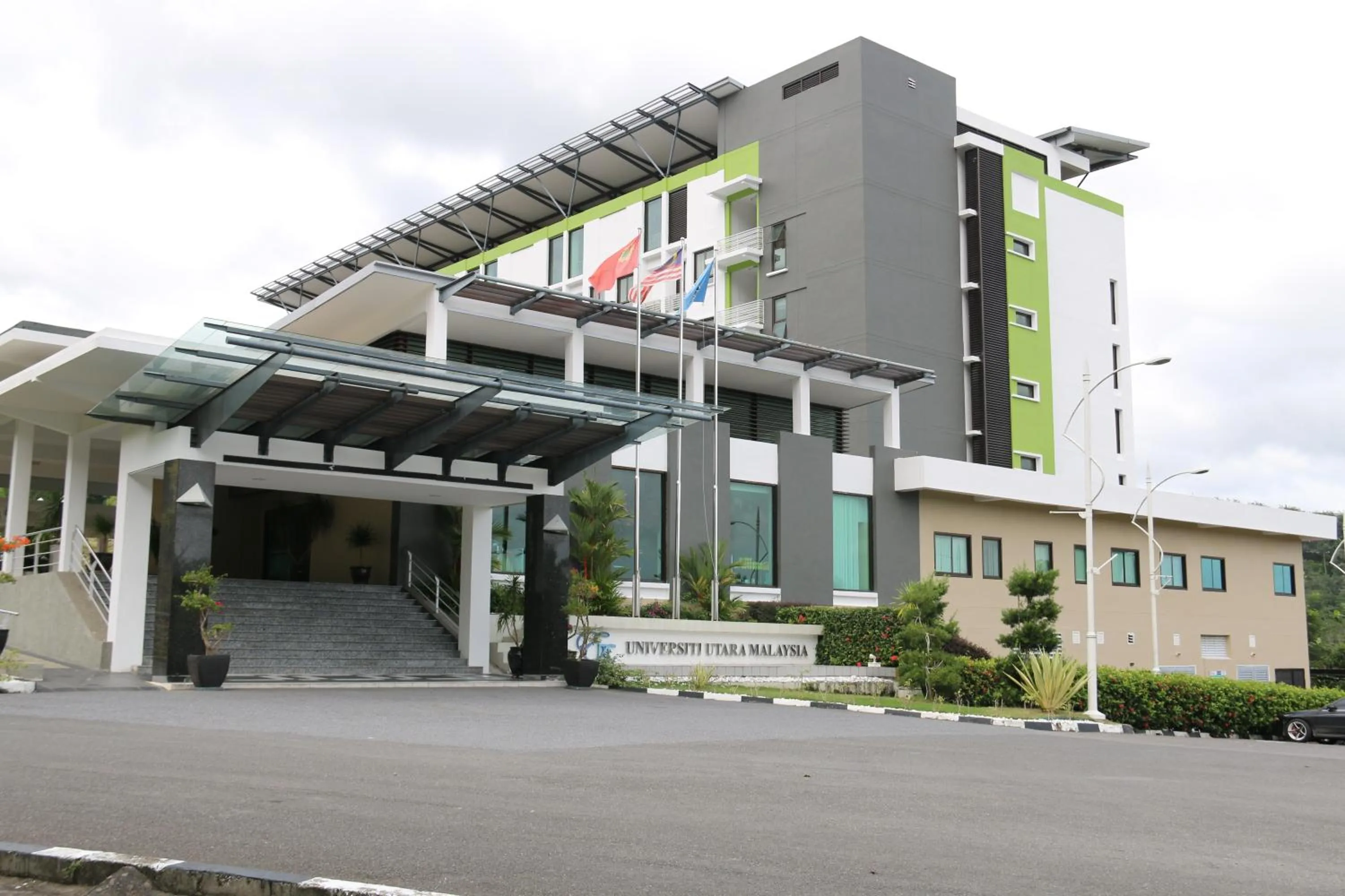 Facade/entrance in EDC UUM Sintok