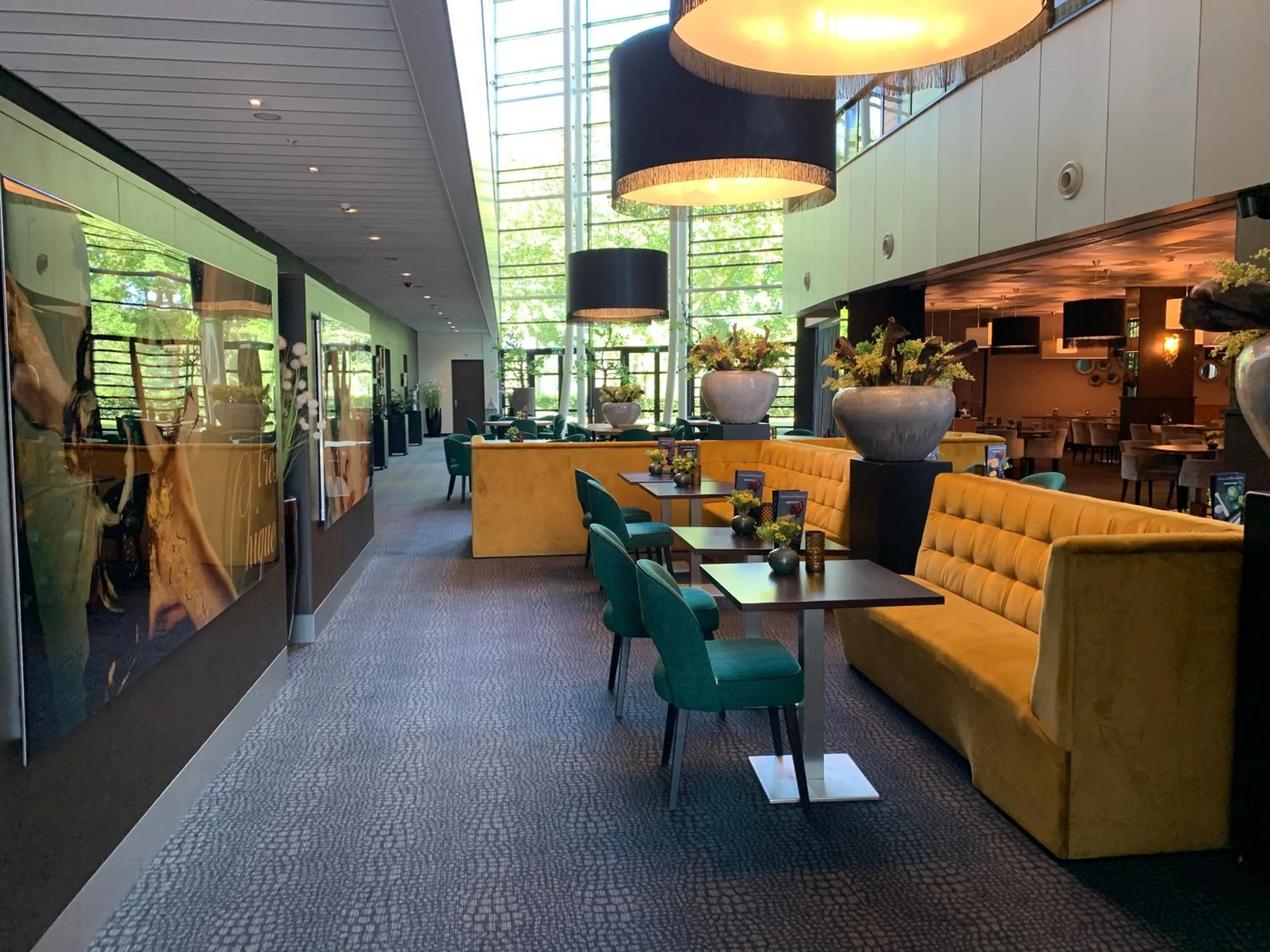 Restaurant/places to eat in Van der Valk Hotel Rotterdam - Blijdorp
