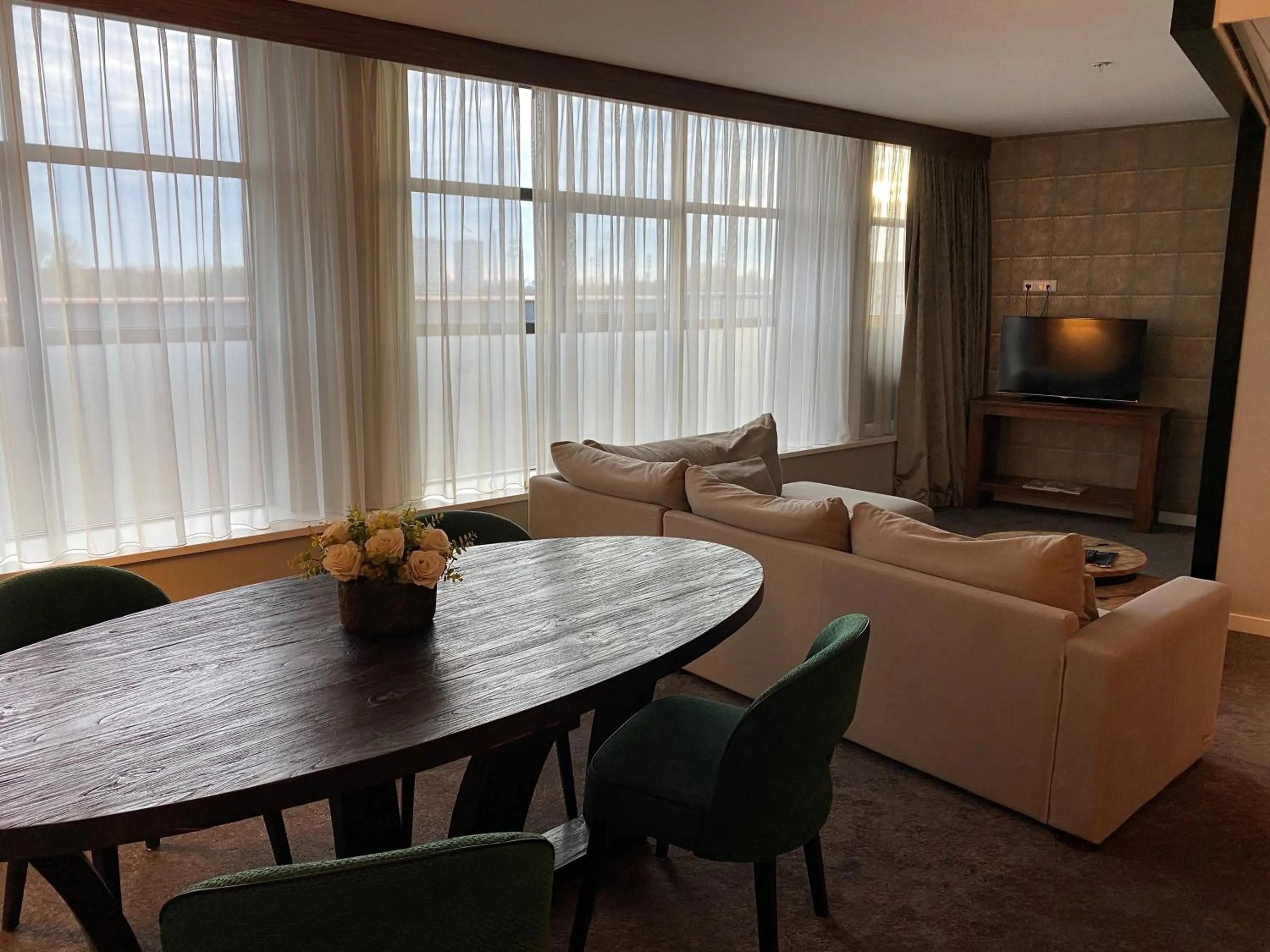 Seating area in Van der Valk Hotel Rotterdam - Blijdorp