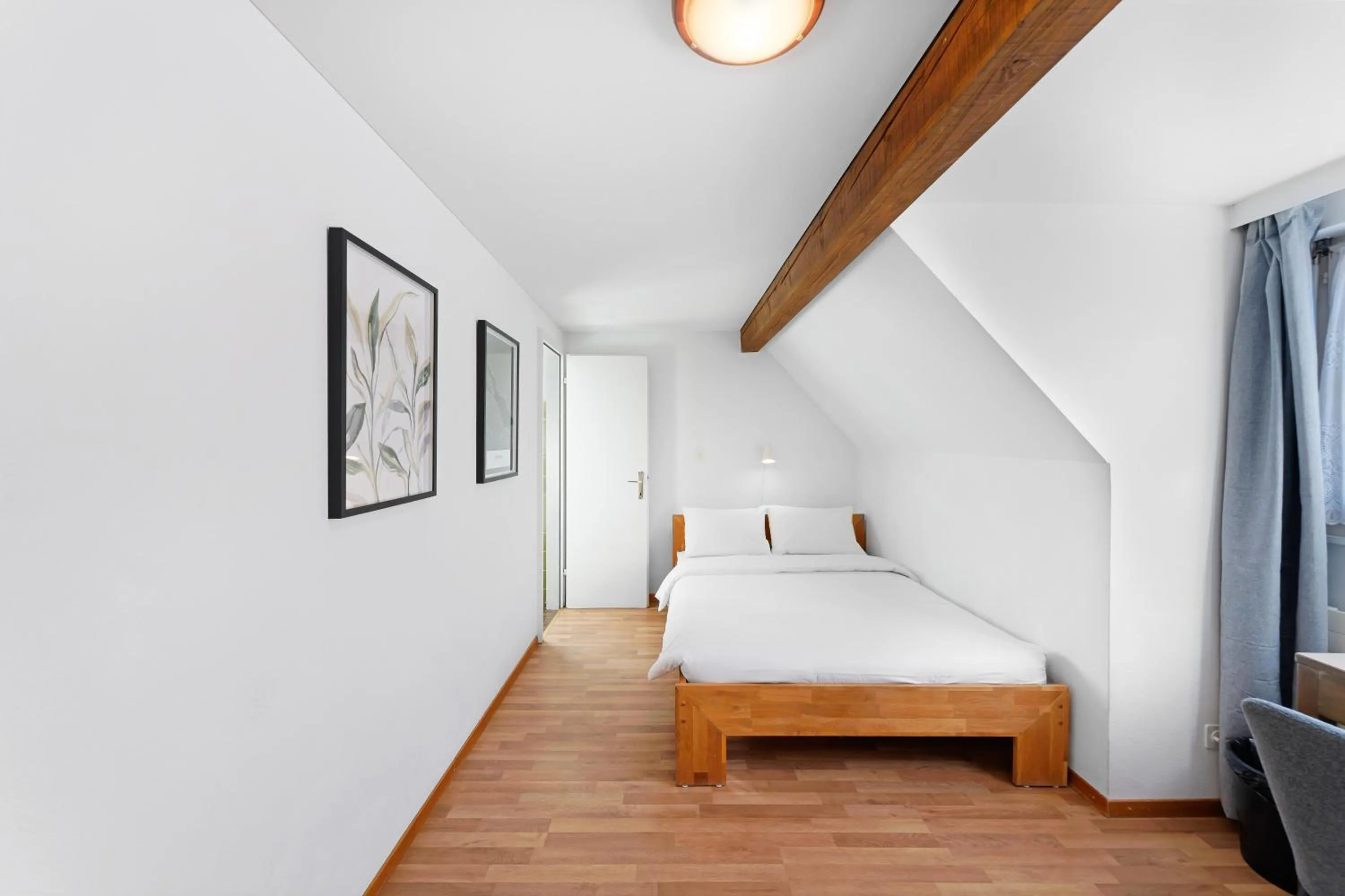 Bed in Hotel Schiff