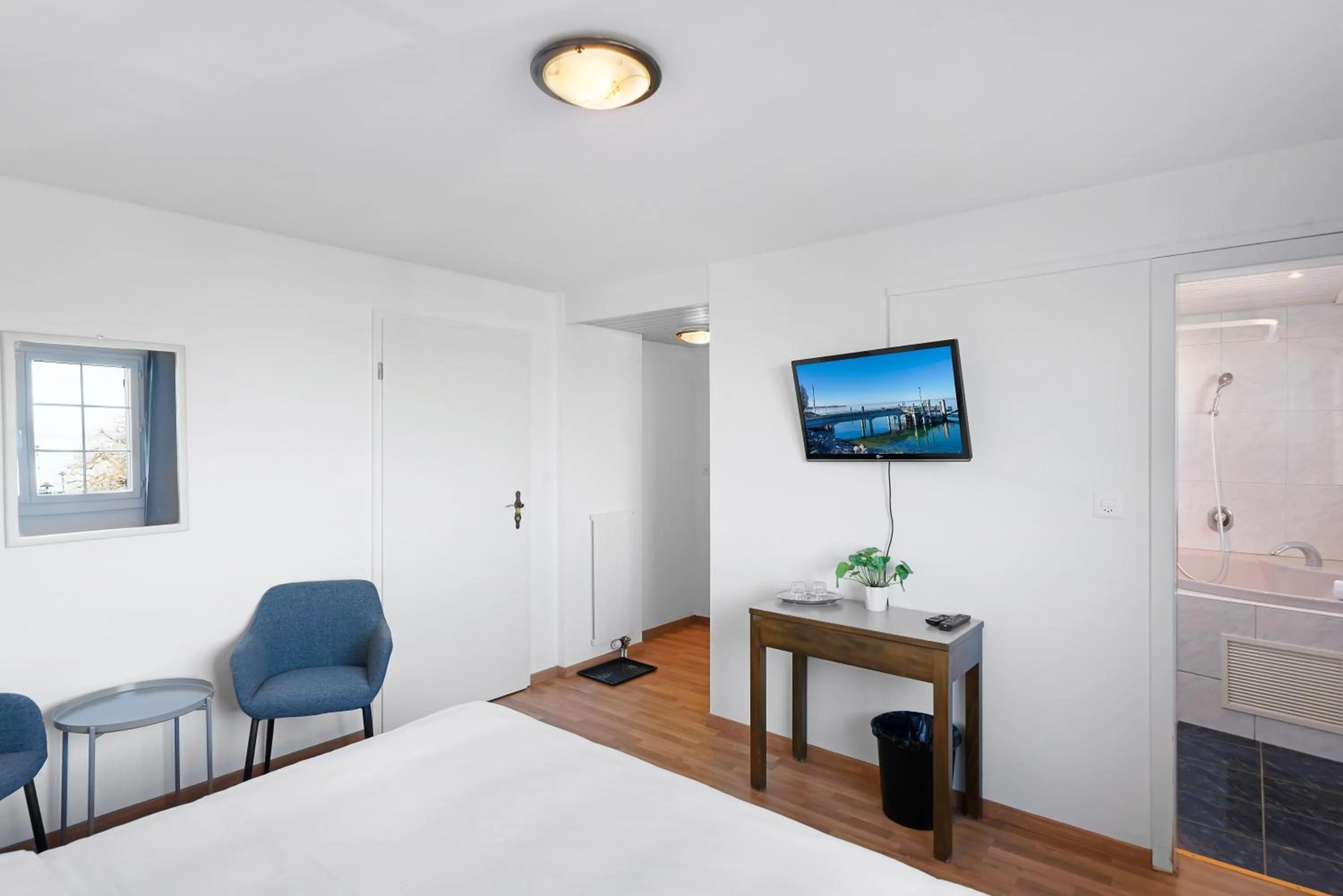 TV and multimedia, Bed in Hotel Schiff