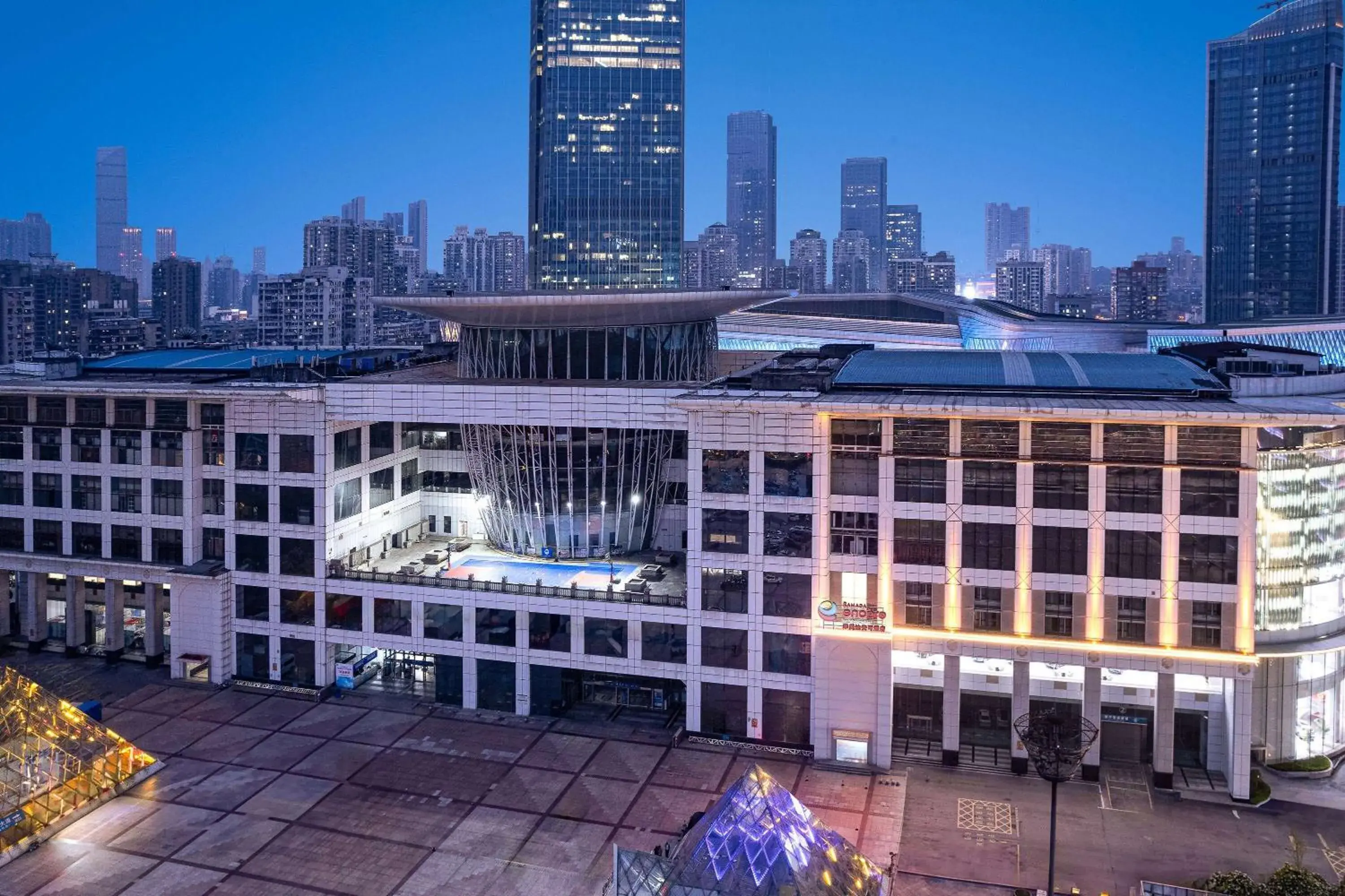 Property building in Ramada Encore by Wyndham Wuhan Int'l Conference Center Property building in Ramada Encore by Wyndham Wuhan Int'l Conference Center