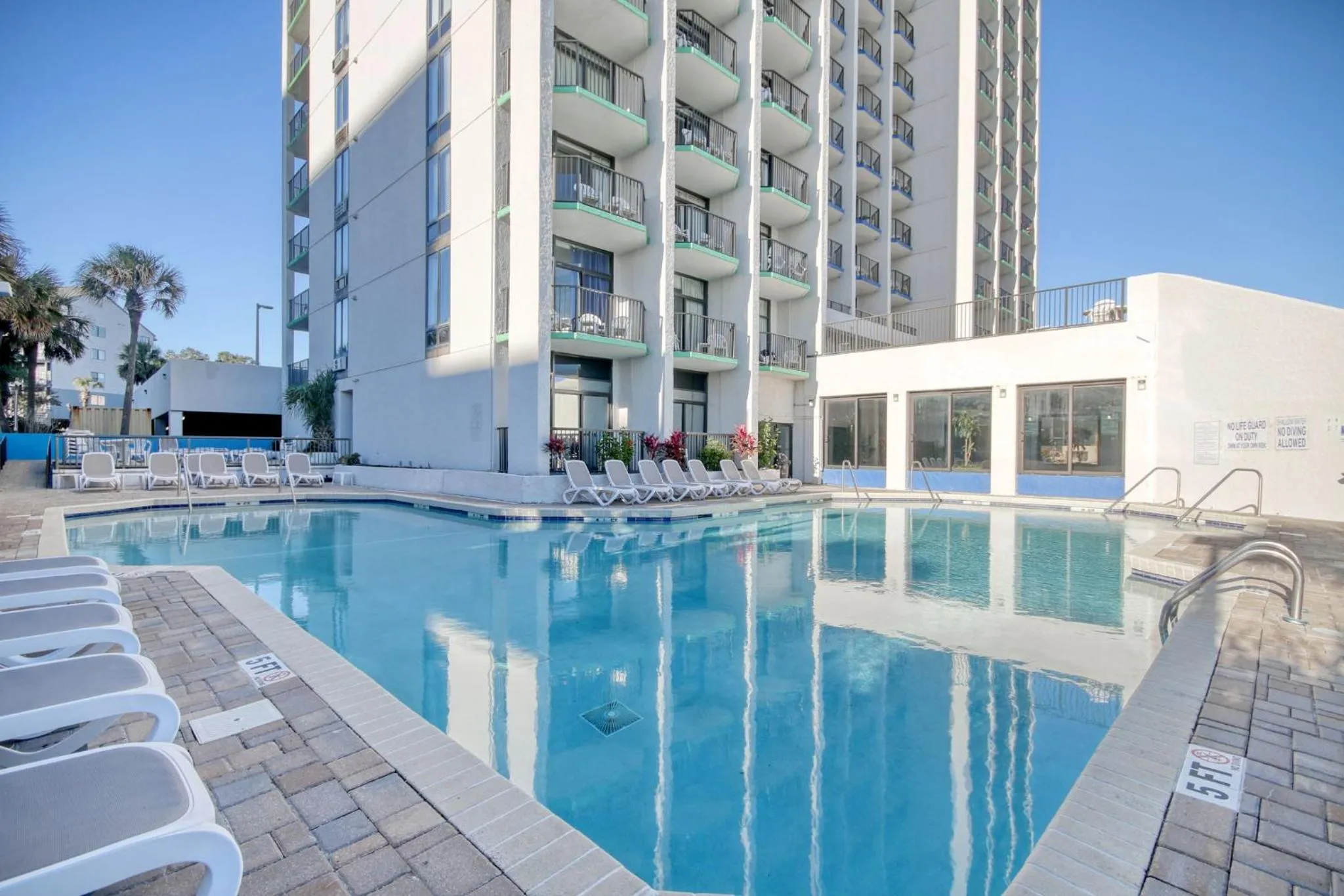 Swimming pool in Ocean Park Resort