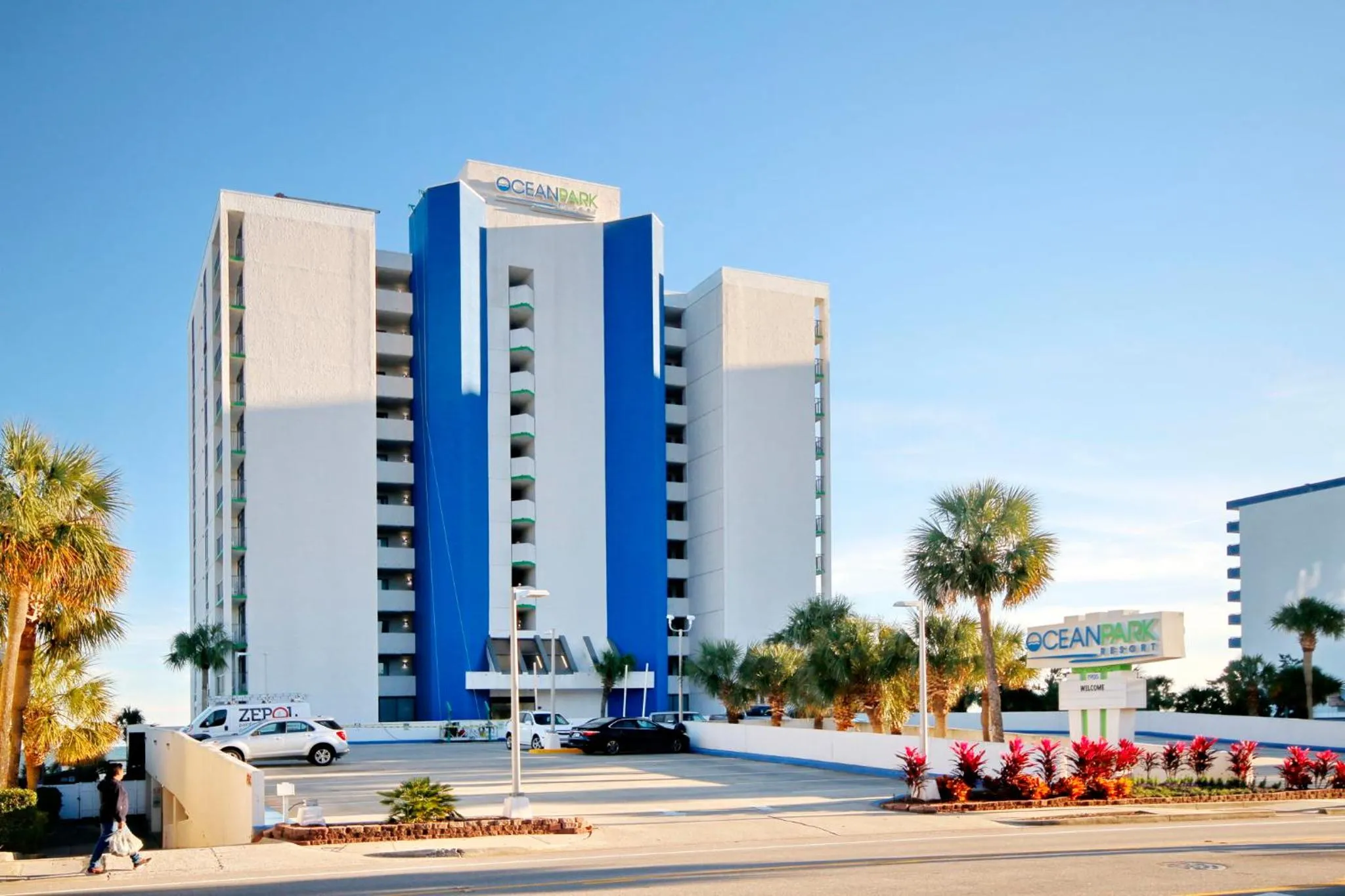 Property building in Ocean Park Resort