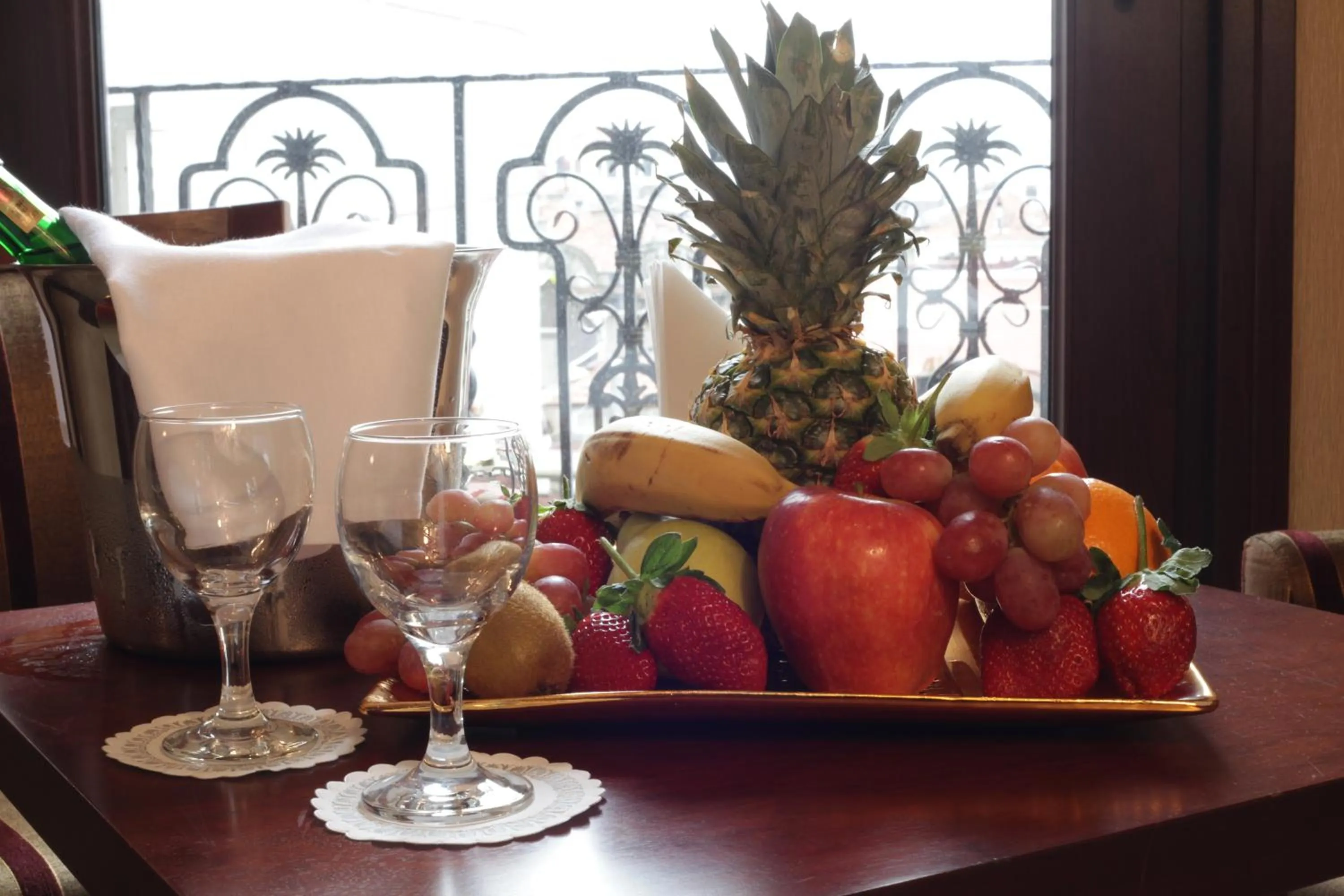 Food and drinks in Nova Plaza Orion Hotel