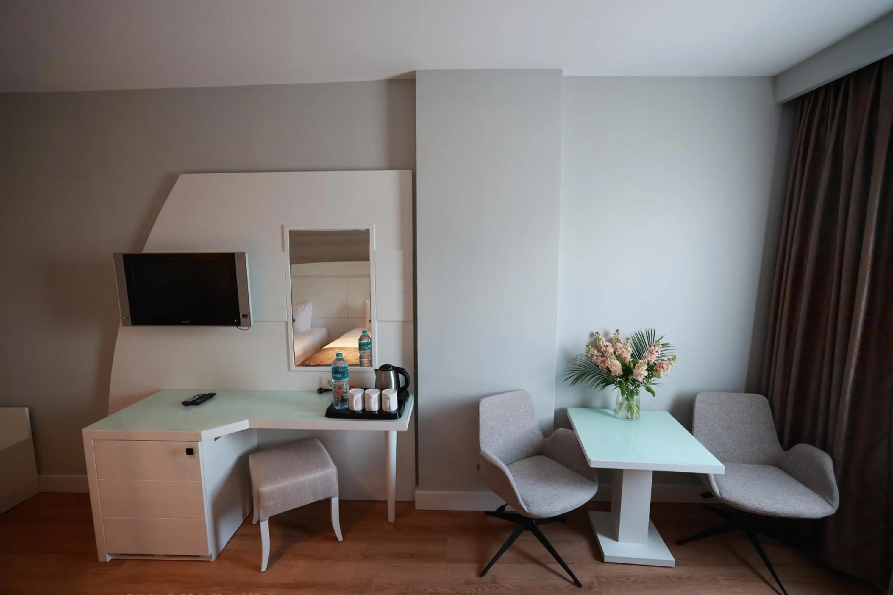 Photo of the whole room in Nova Plaza Orion Hotel