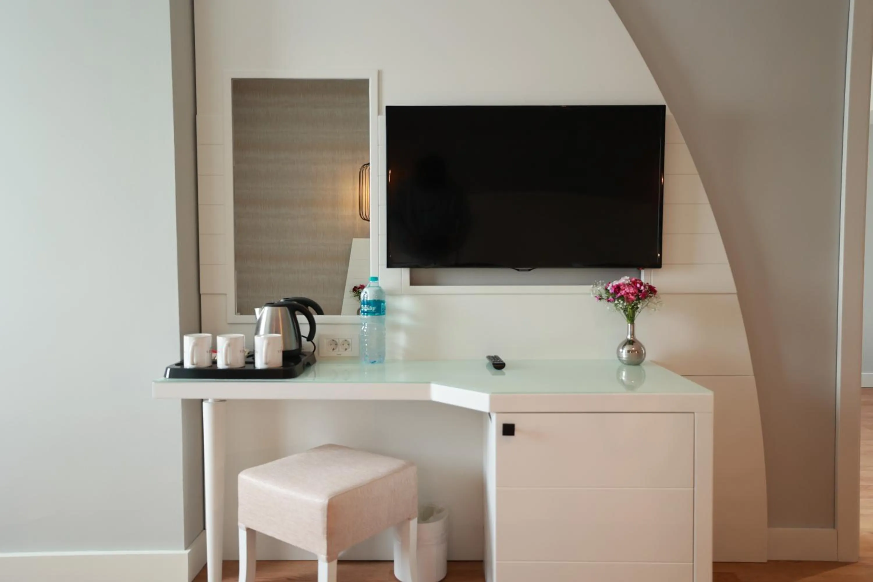 TV and multimedia in Nova Plaza Orion Hotel